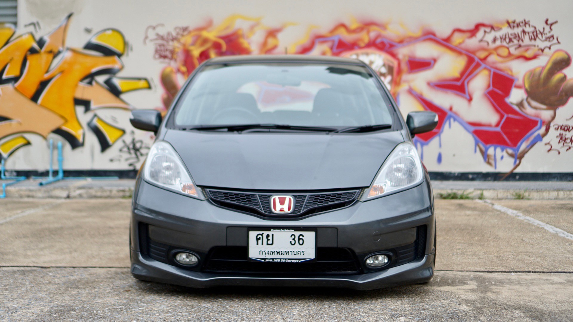 2013 Honda Jazz GE สีดำ (รูปที่ 6)