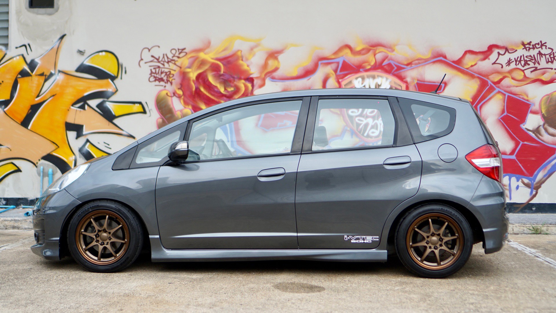 2013 Honda Jazz GE สีดำ (รูปที่ 2)