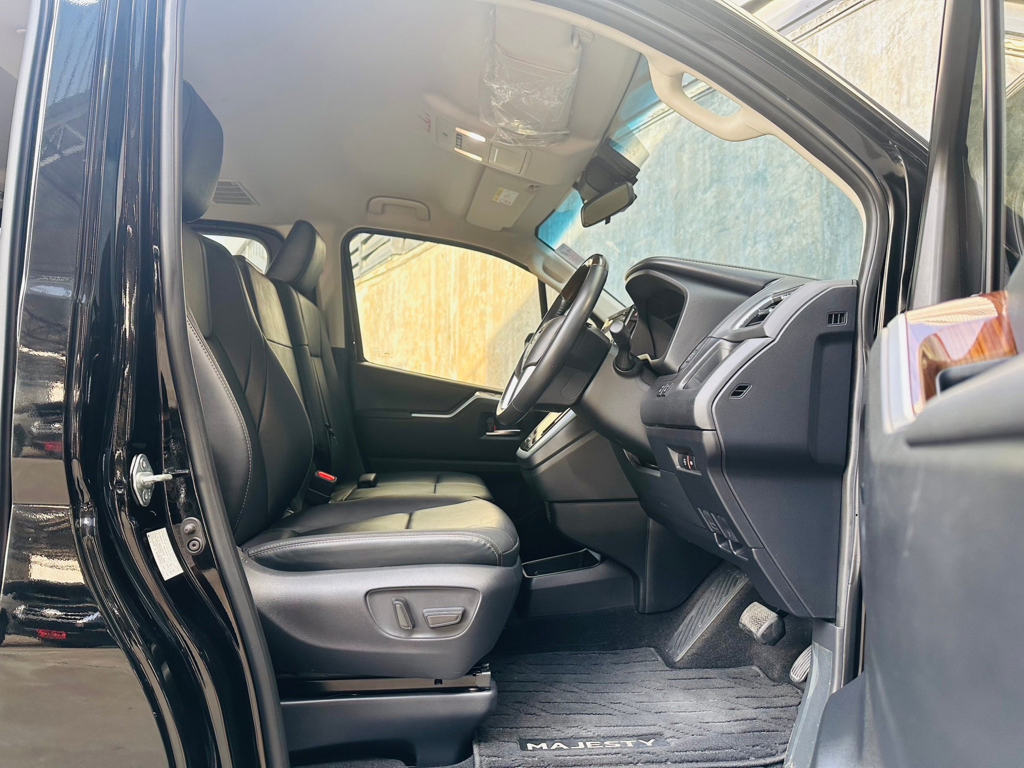 2020 Toyota Vellfire สีดำ (รูปที่ 10)