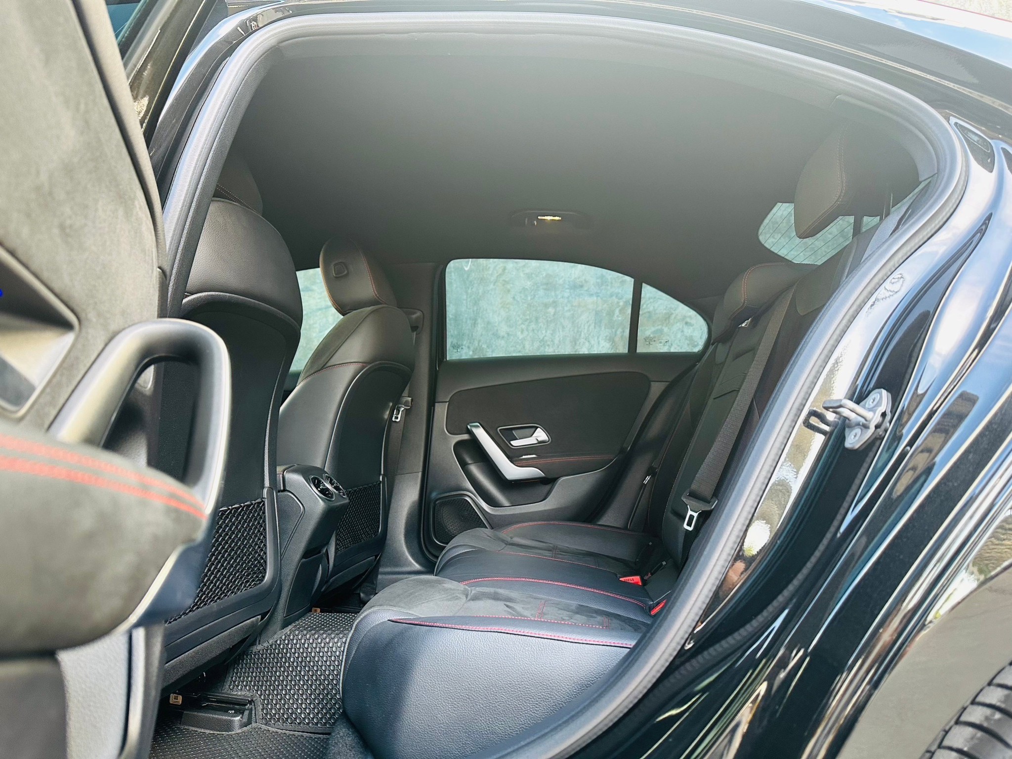 2019 Mercedes-Benz A-Class W169 A200 สีดำ (รูปที่ 13)