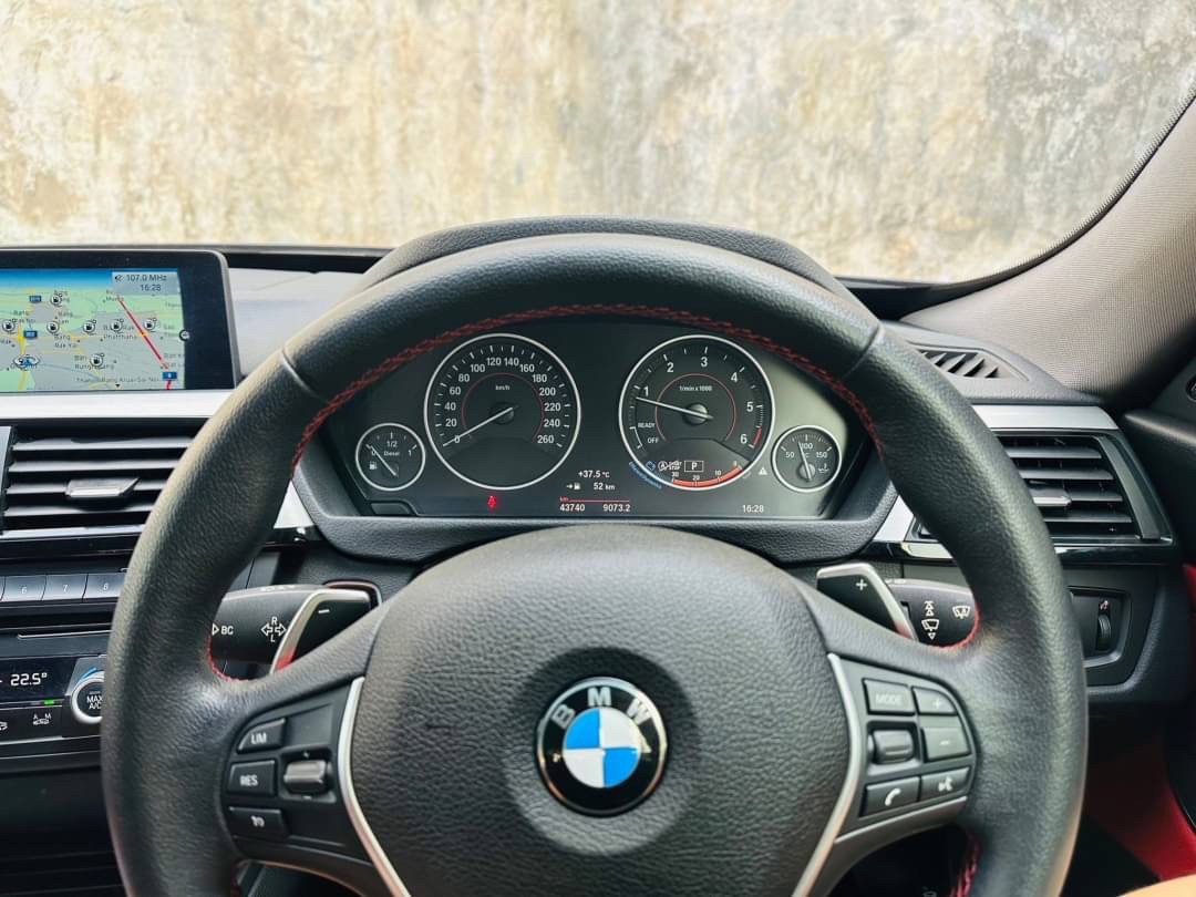 2016 BMW 3 Series G20 320d สีดำ (รูปที่ 12)