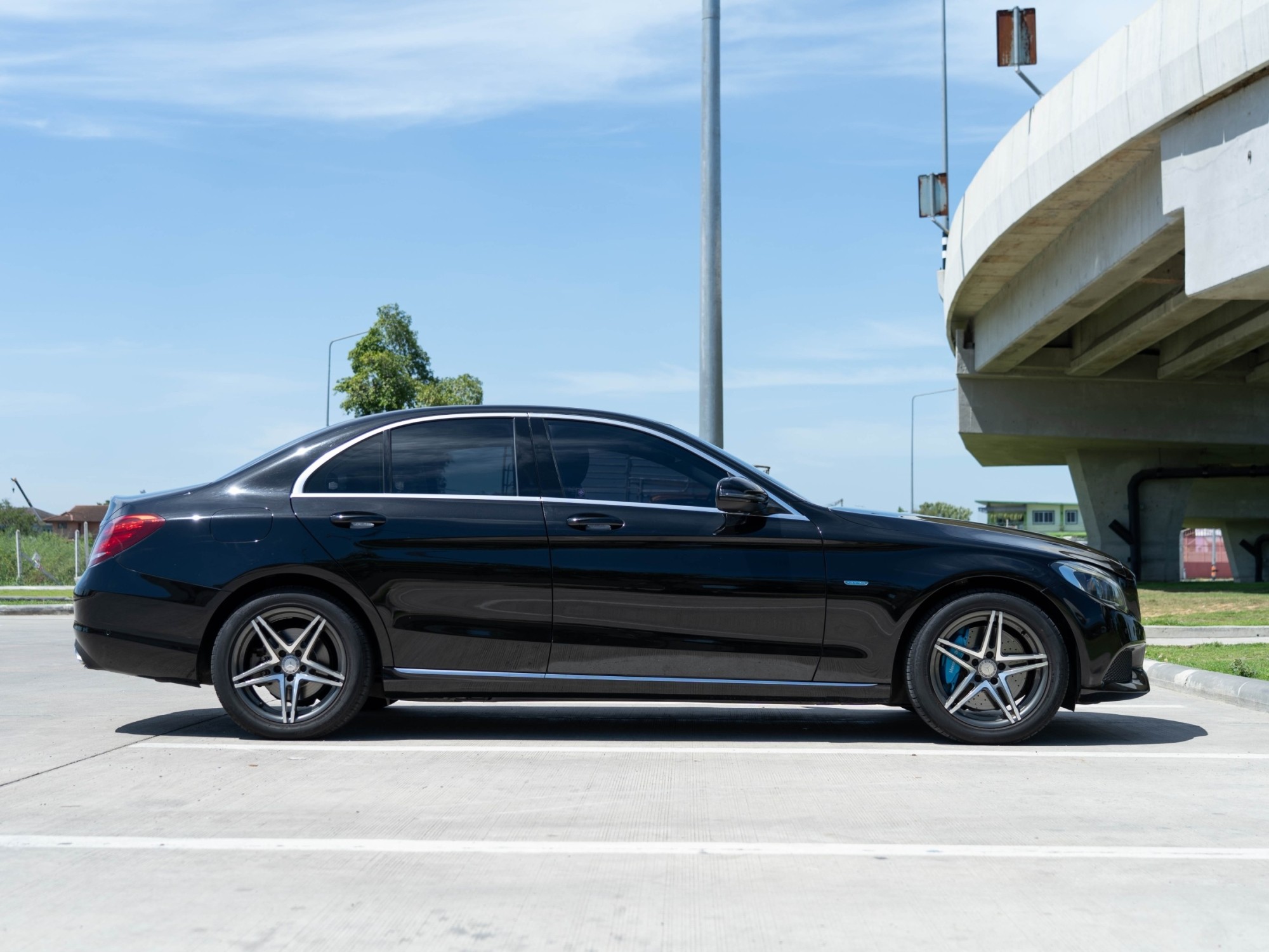 2017 Mercedes-Benz C-Class W206 C350e AMG สีดำ