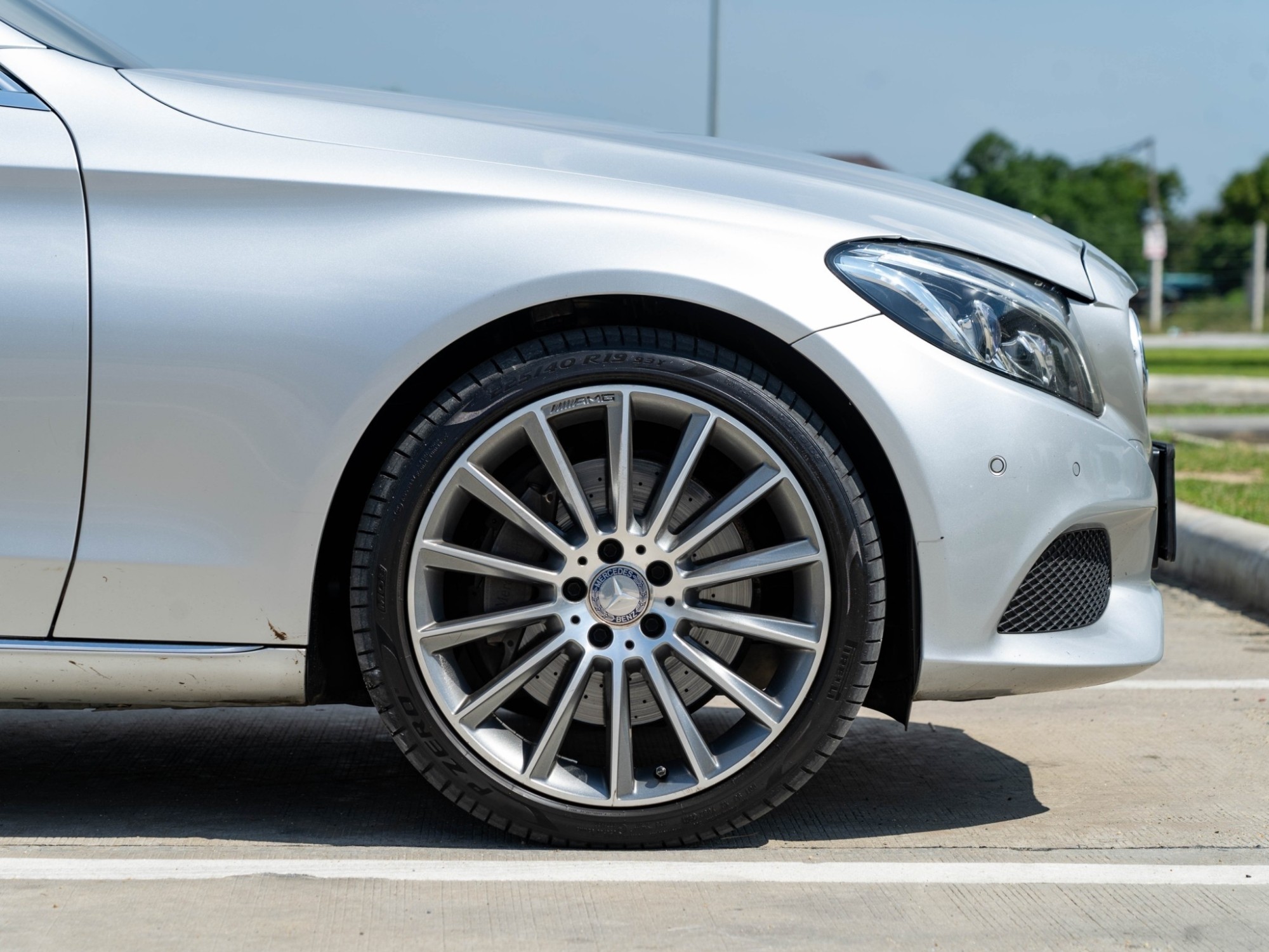 2016 Mercedes-Benz C350e AMG Dynamic สีเงิน (รูปที่ 14)