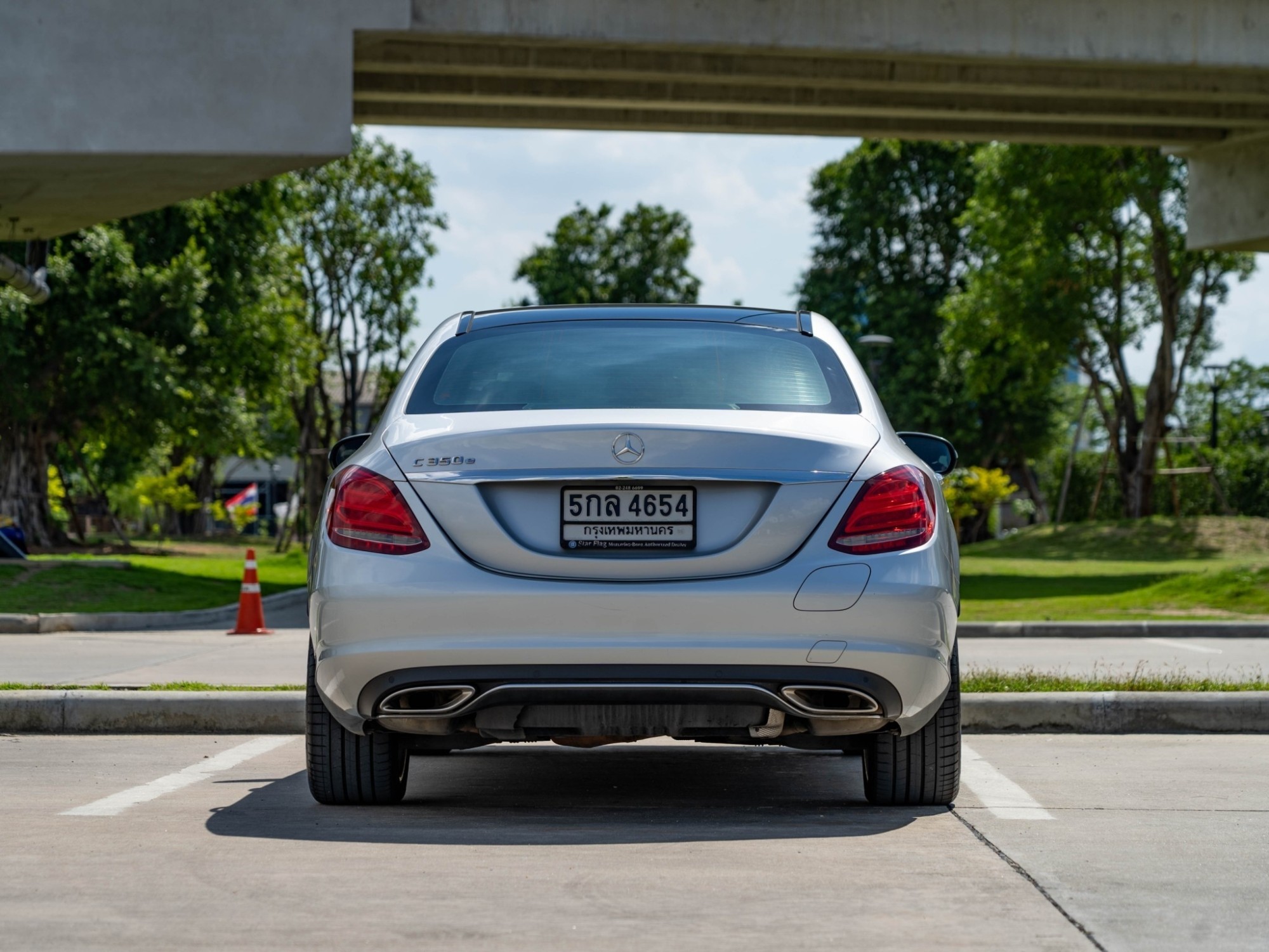 2016 Mercedes-Benz C350e AMG Dynamic สีเงิน