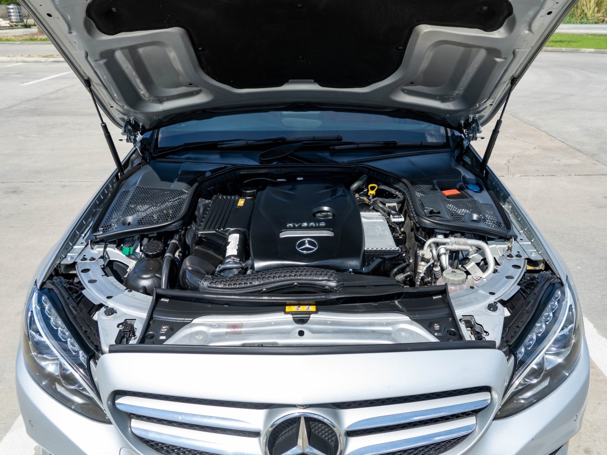 2016 Mercedes-Benz C350e AMG Dynamic สีเงิน (รูปที่ 13)