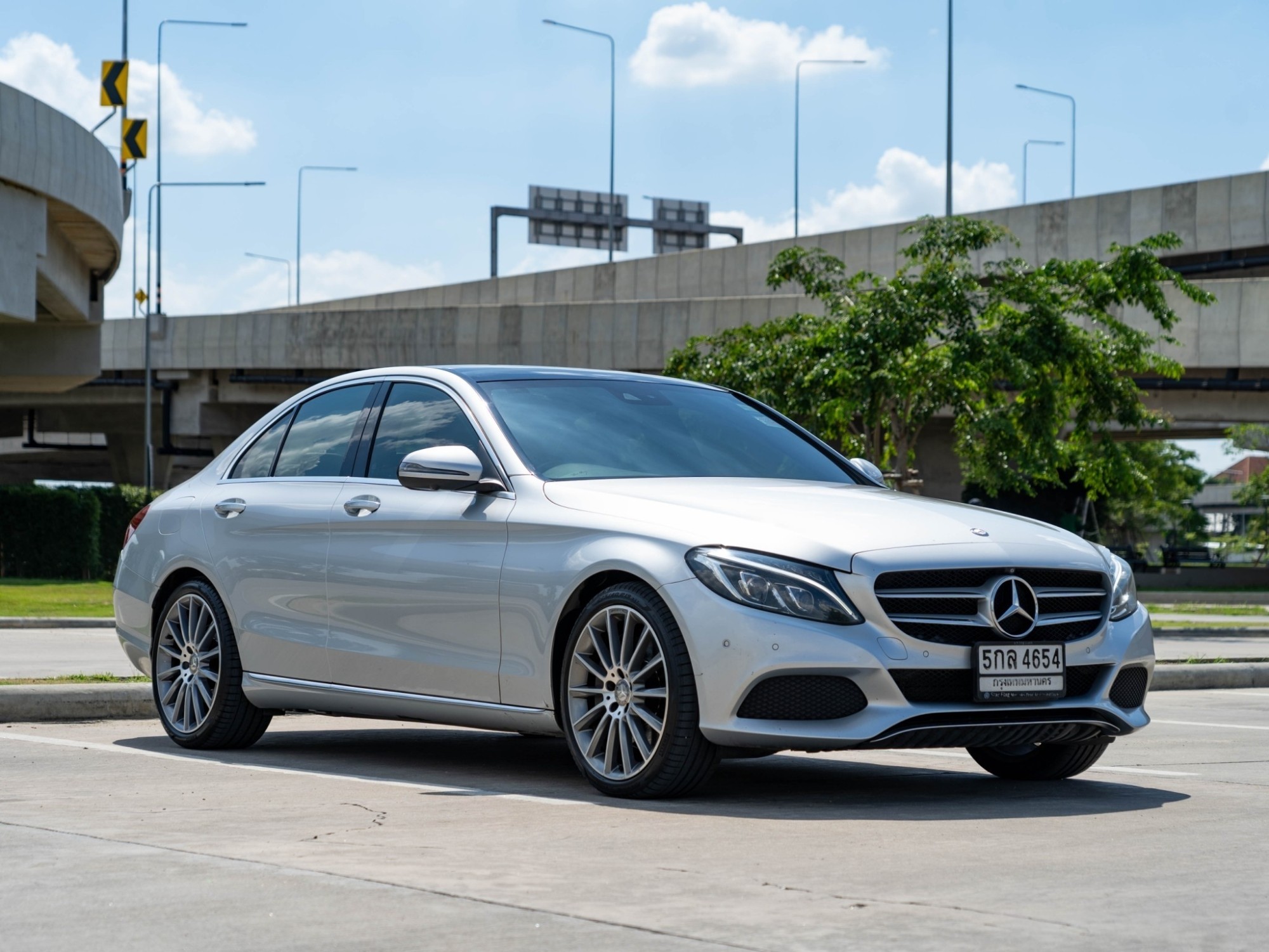 2016 Mercedes-Benz C350e AMG Dynamic สีเงิน