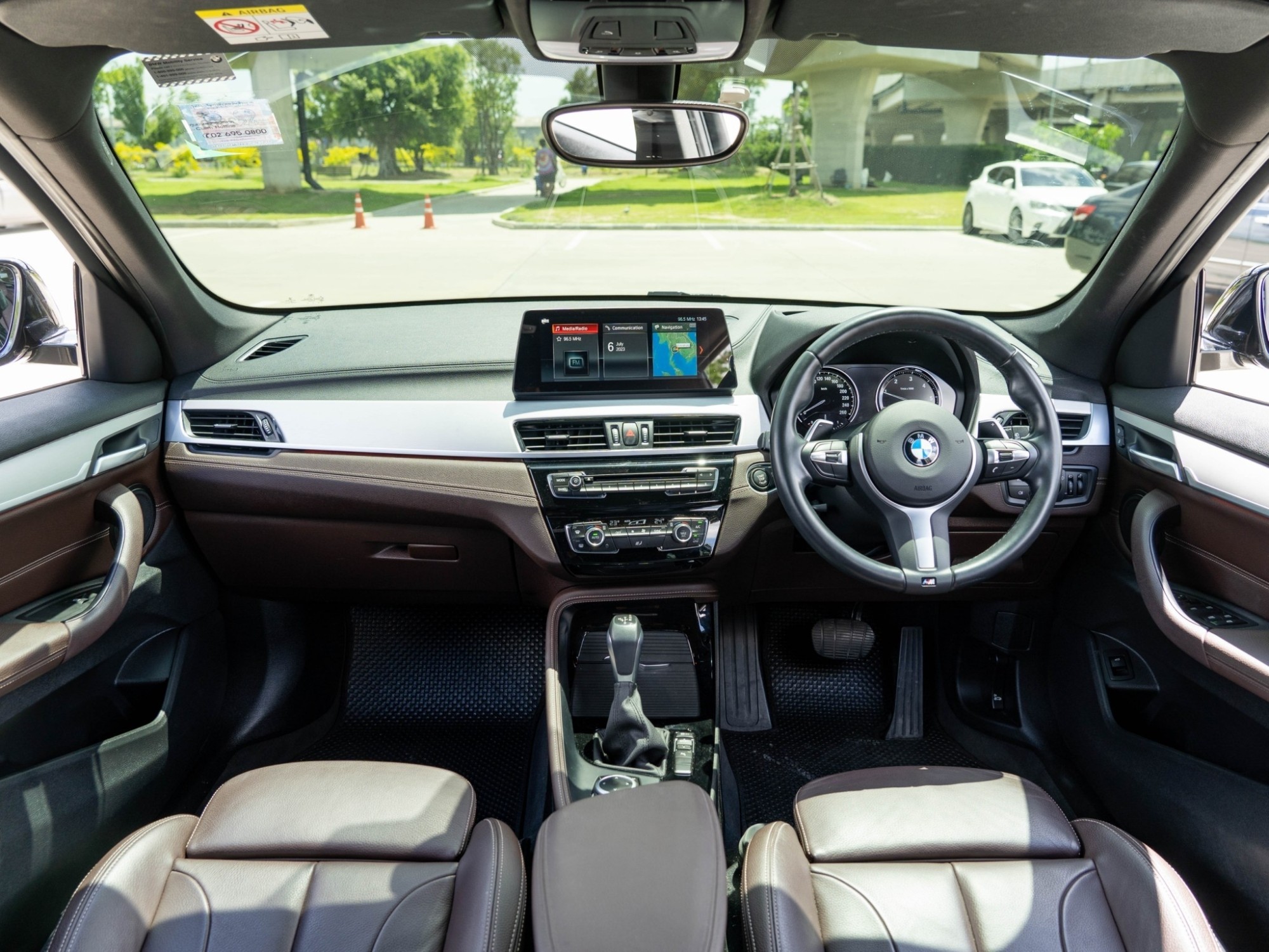 2021 BMW X1 U11 สีดำ (รูปที่ 3)