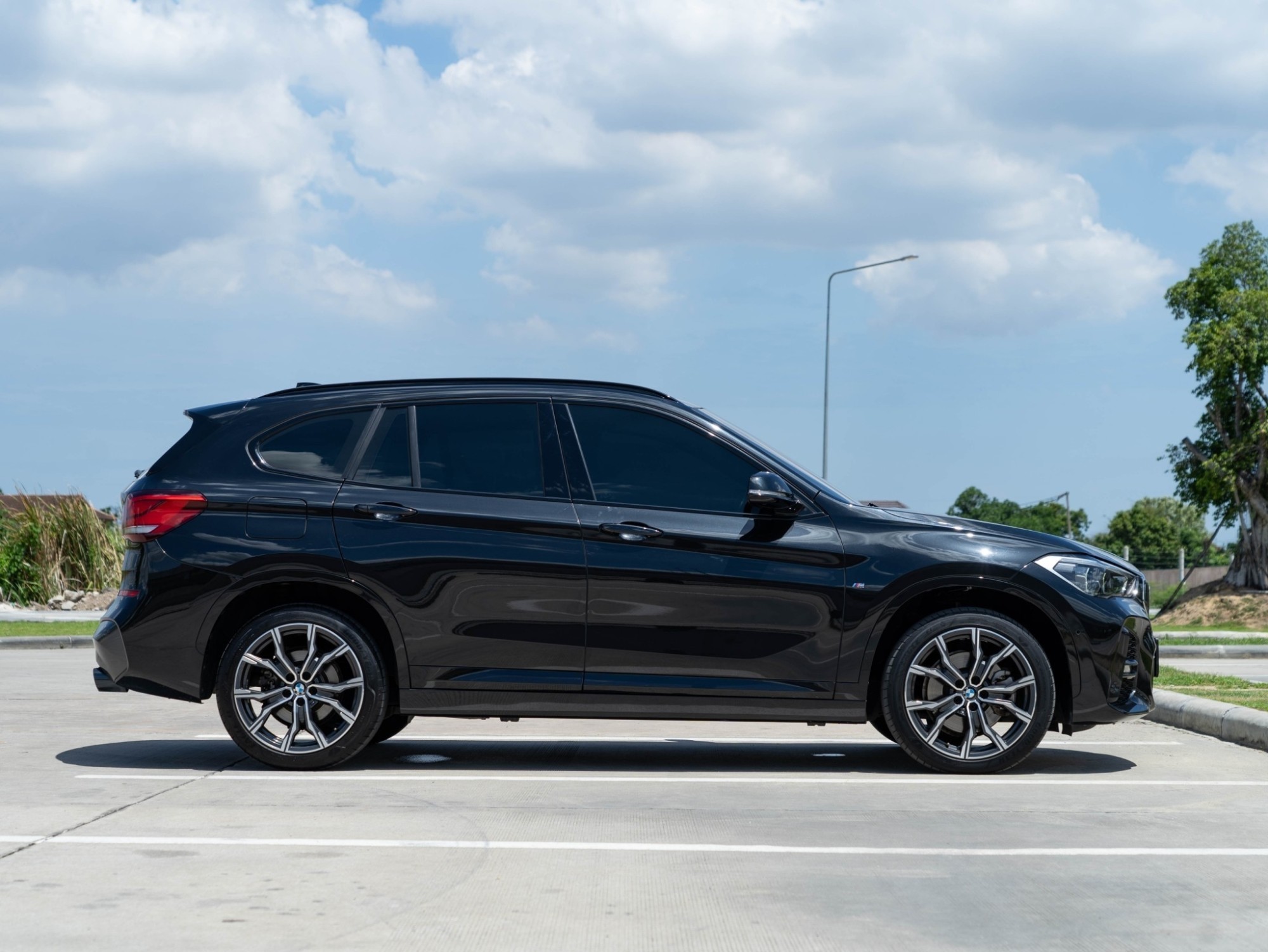 2021 BMW X1 U11 สีดำ