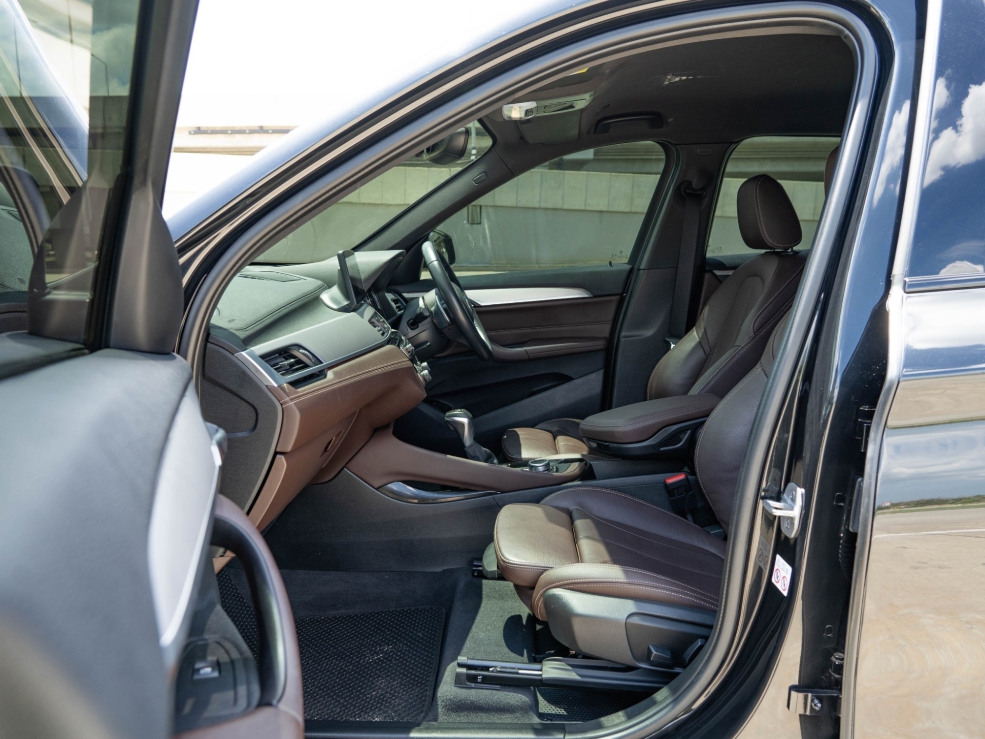 2021 BMW X1 U11 สีดำ (รูปที่ 7)