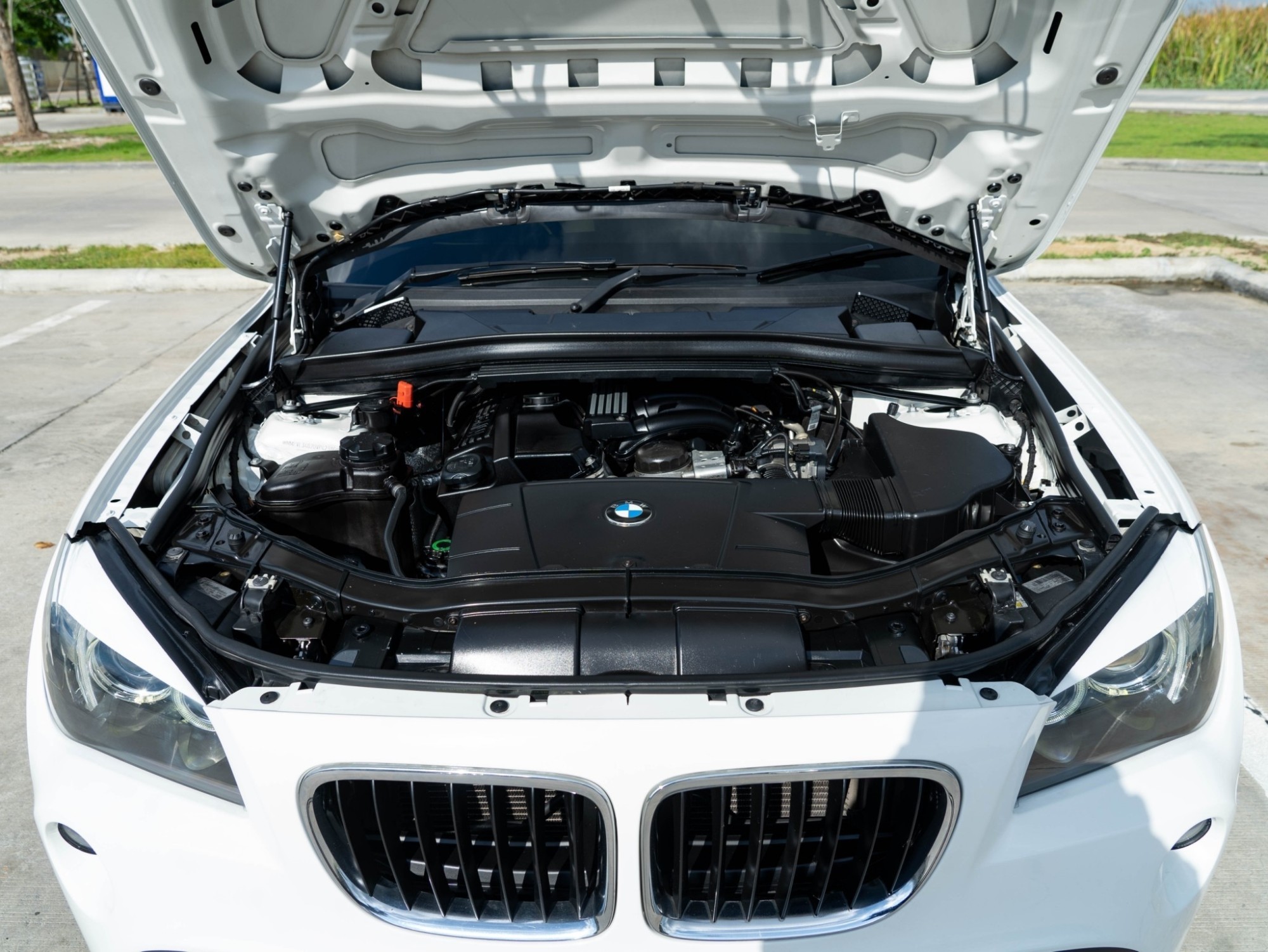2012 BMW X1 E84 สีขาว (รูปที่ 11)