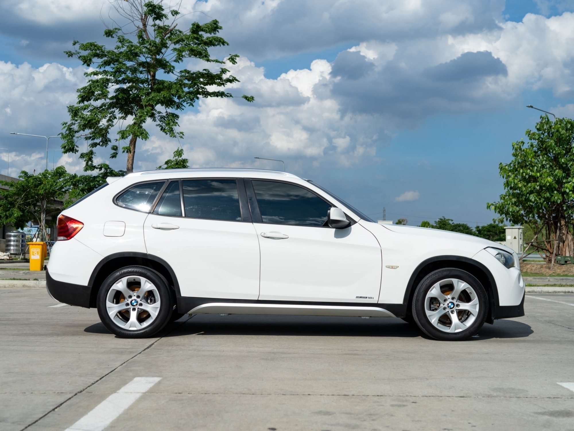 2012 BMW X1 E84 สีขาว