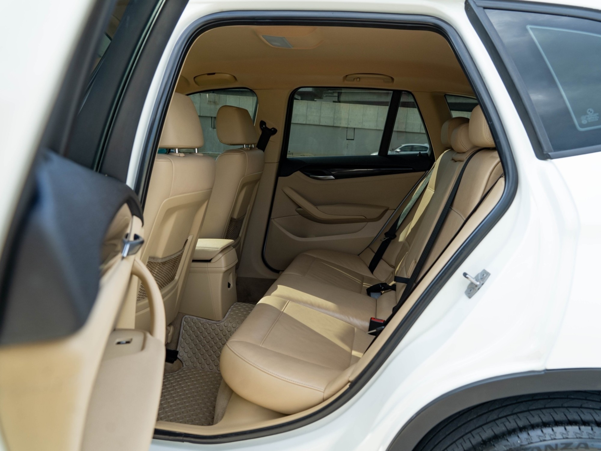 2012 BMW X1 E84 สีขาว (รูปที่ 3)