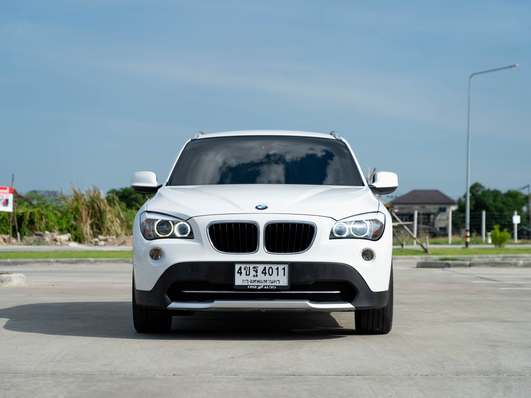 2012 BMW X1 E84 สีขาว