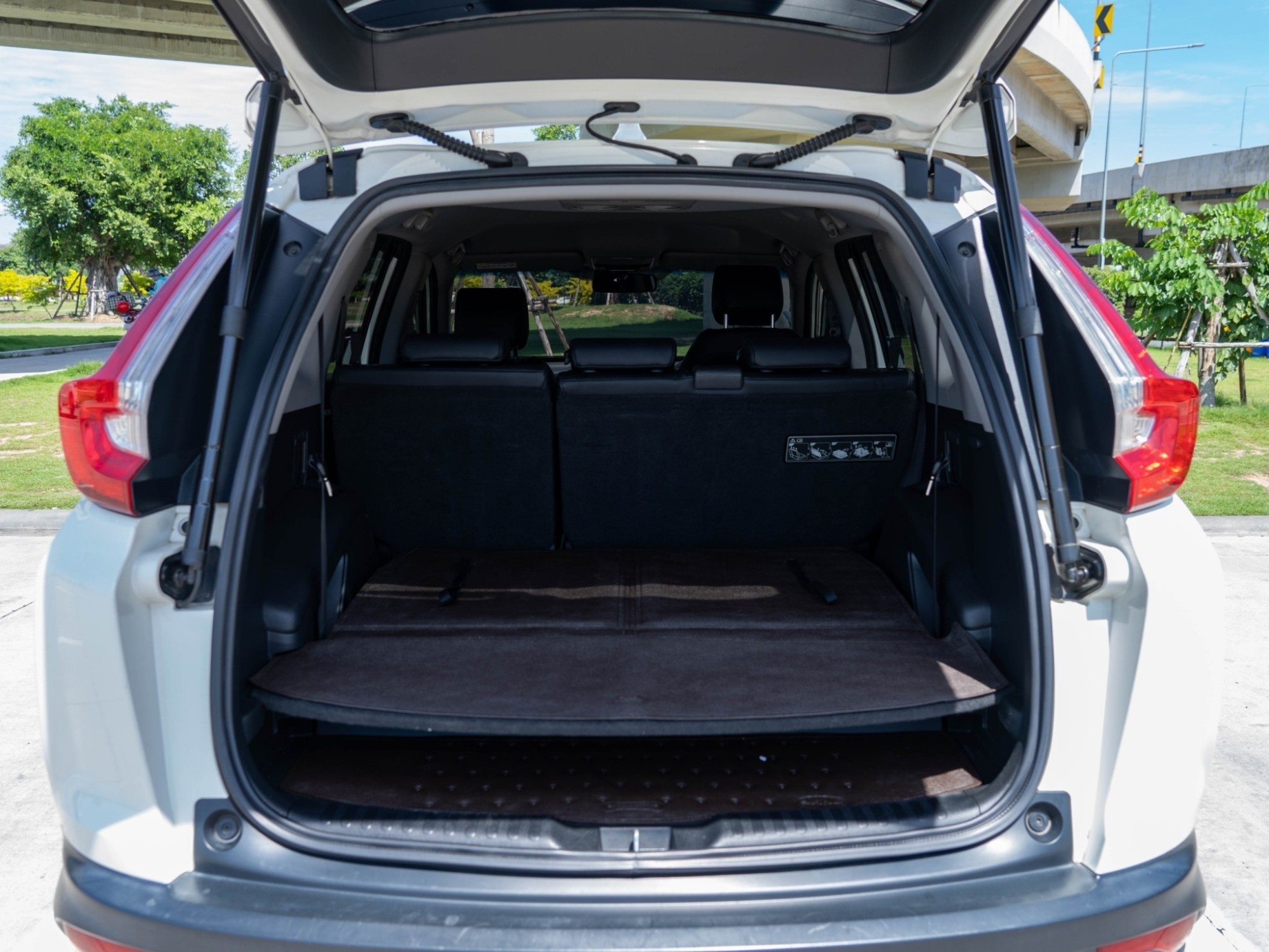 2018 Honda CR-V สีขาว (รูปที่ 7)