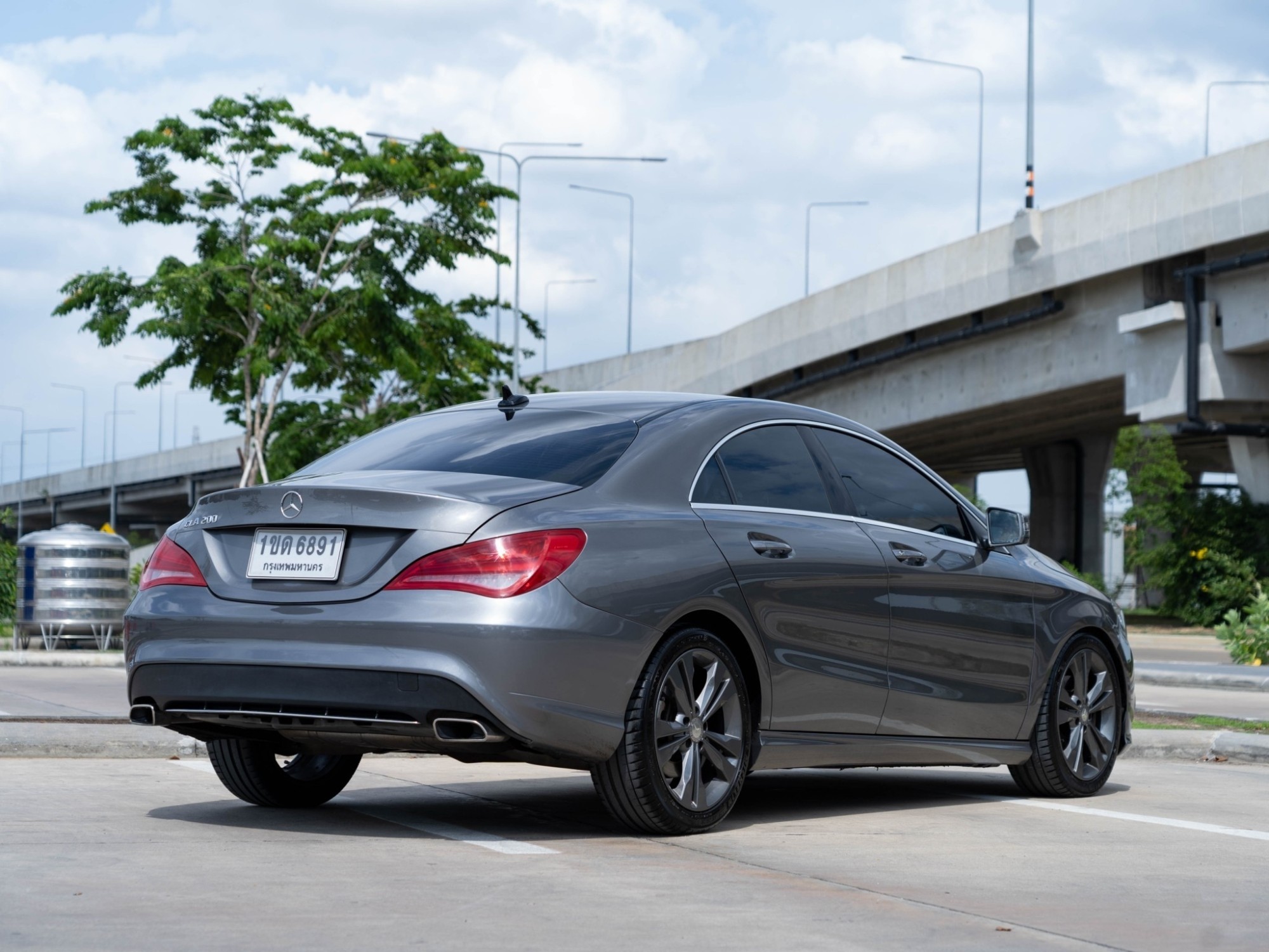 2017 Mercedes-Benz C-Class W205 C200 สีเทา (รูปที่ 9)