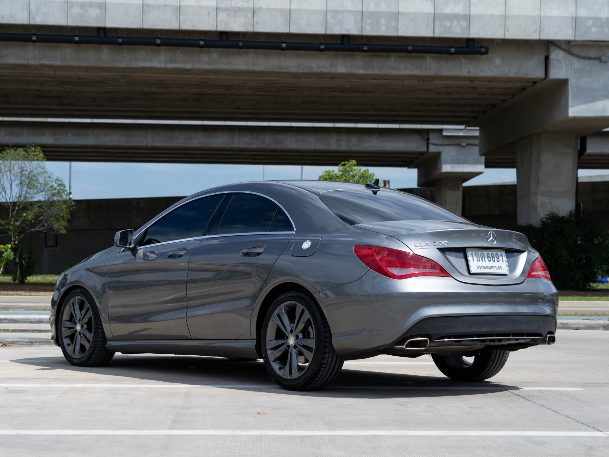 2017 Mercedes-Benz C-Class W205 C200 สีเทา (รูปที่ 10)