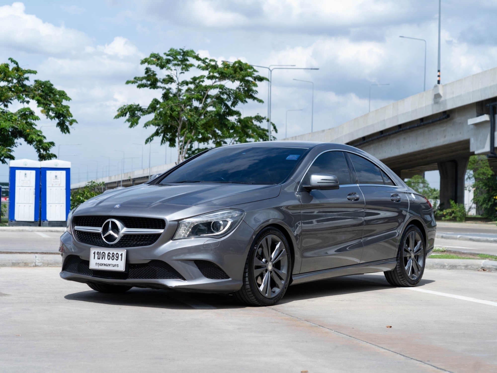 2017 Mercedes-Benz C-Class W205 C200 สีเทา (รูปที่ 13)