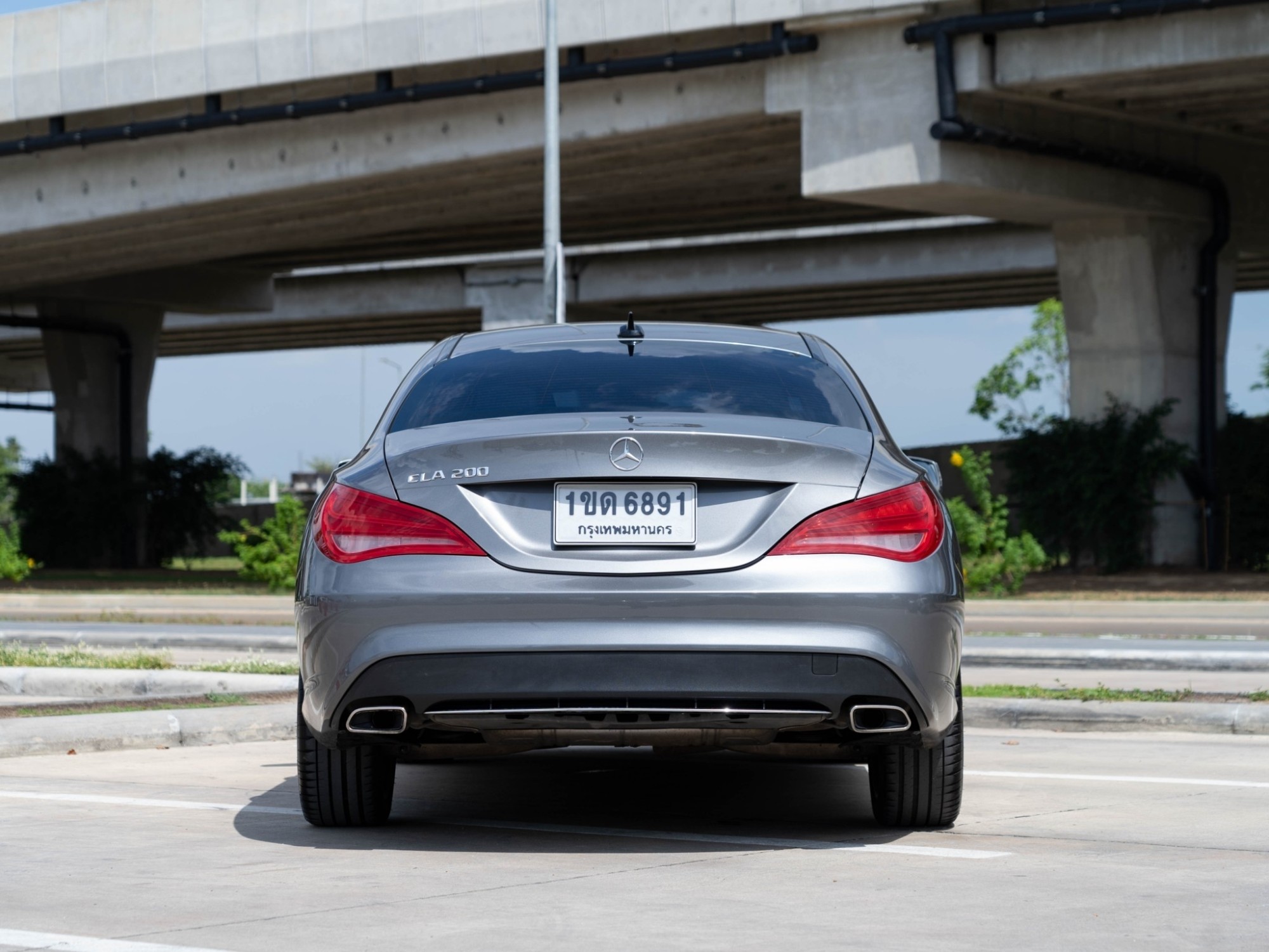 2017 Mercedes-Benz C-Class W205 C200 สีเทา (รูปที่ 11)