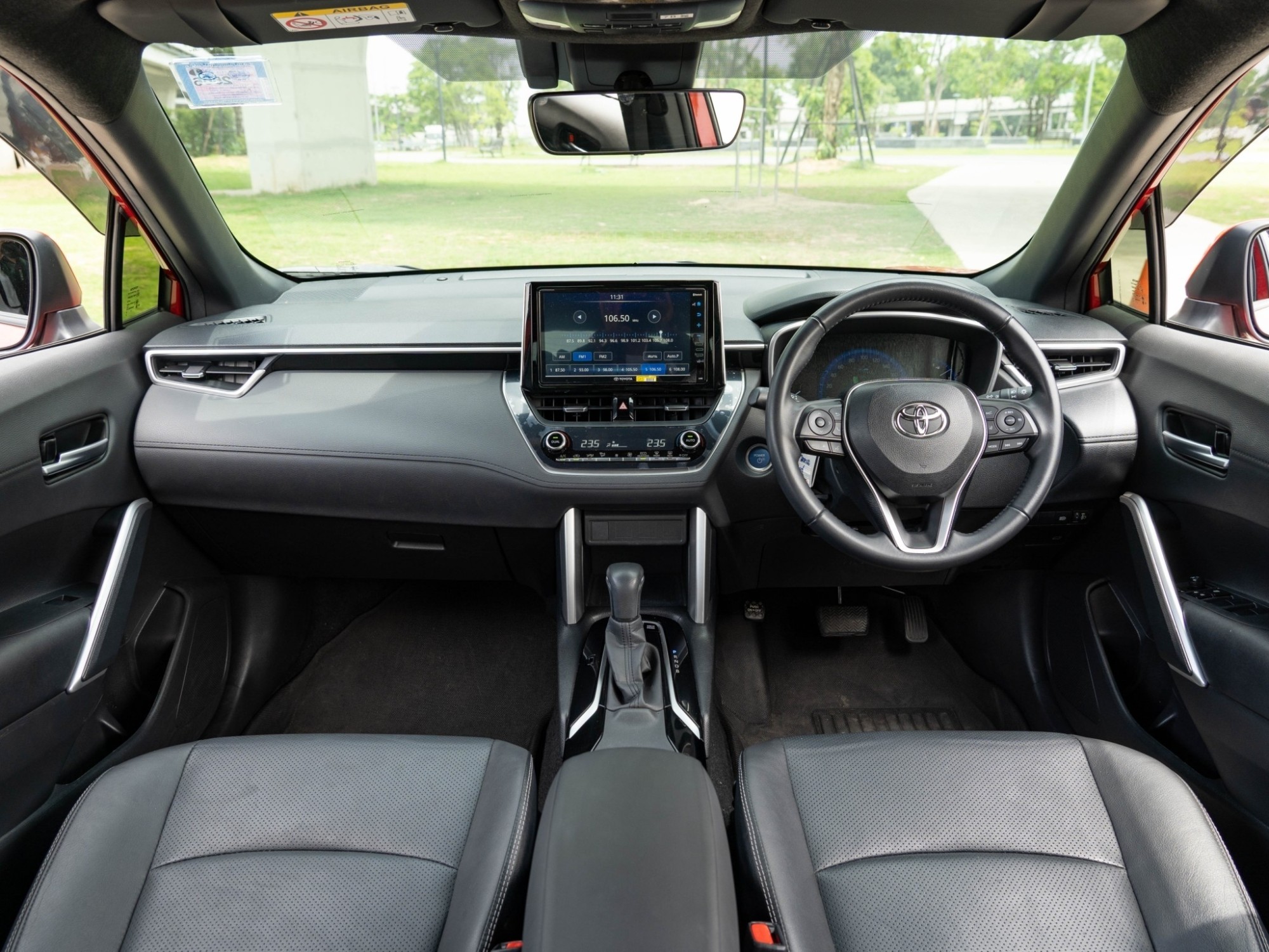 2020 Toyota Corolla Cross สีแดง (รูปที่ 3)