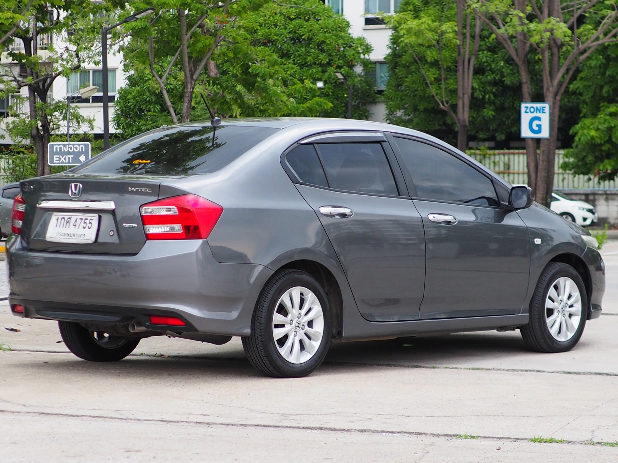 2013 Honda City สีเทา (รูปที่ 19)