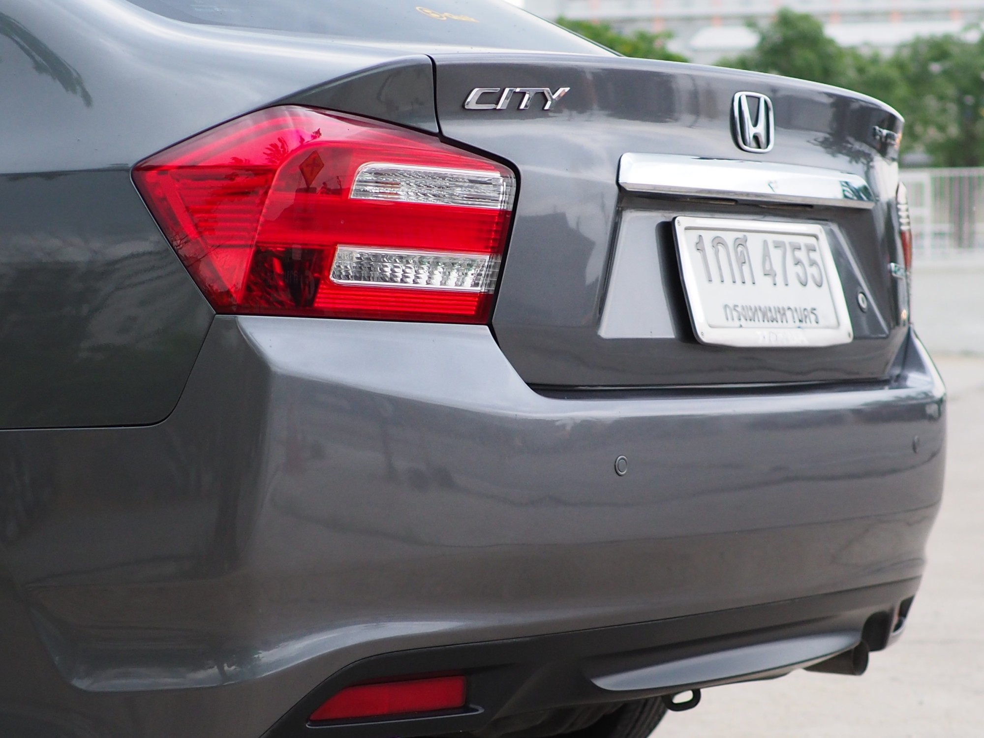 2013 Honda City สีเทา (รูปที่ 6)