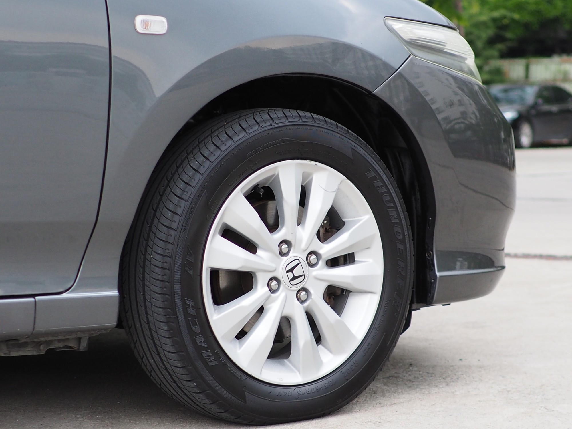 2013 Honda City สีเทา (รูปที่ 3)