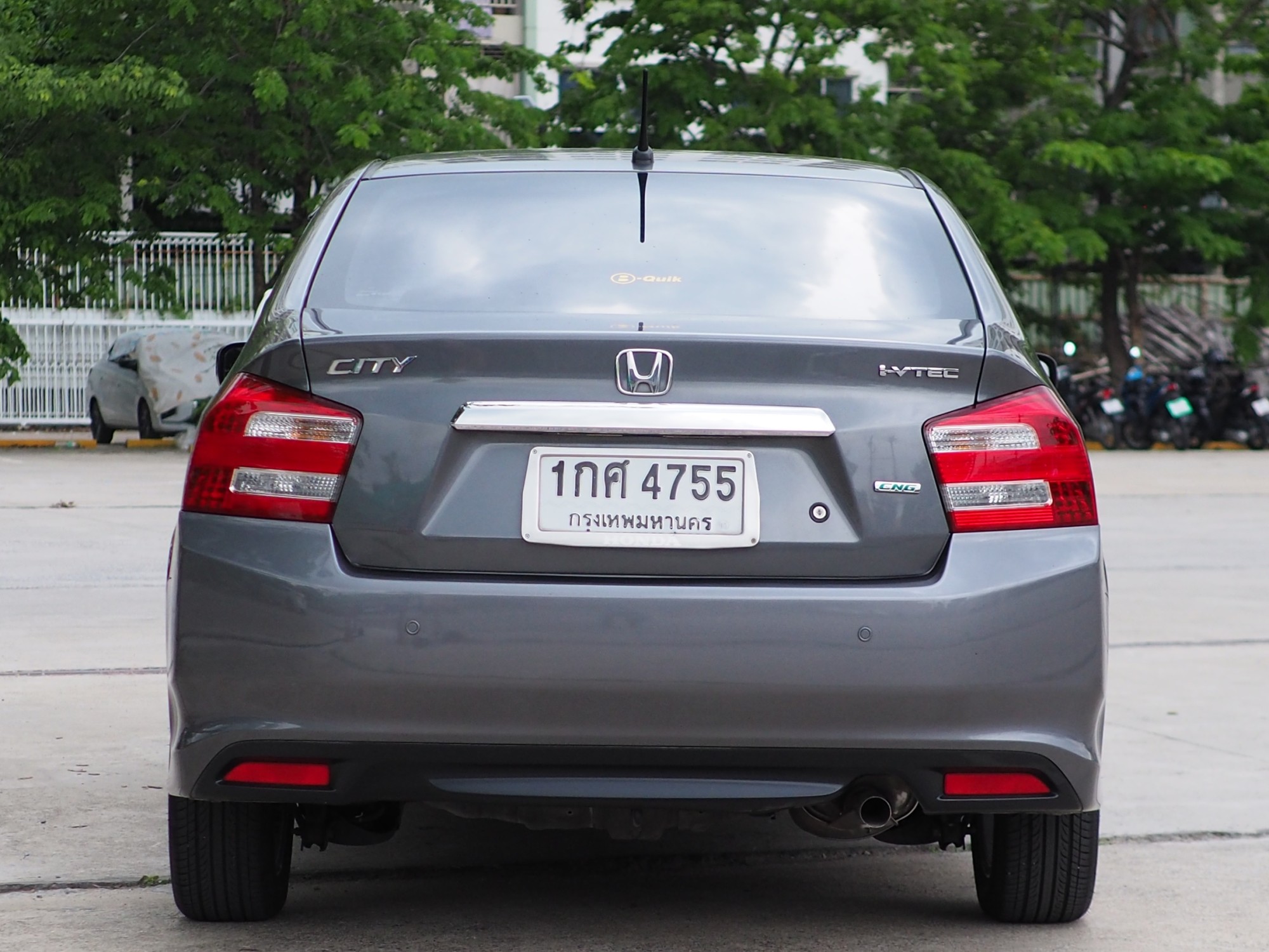 2013 Honda City สีเทา (รูปที่ 2)