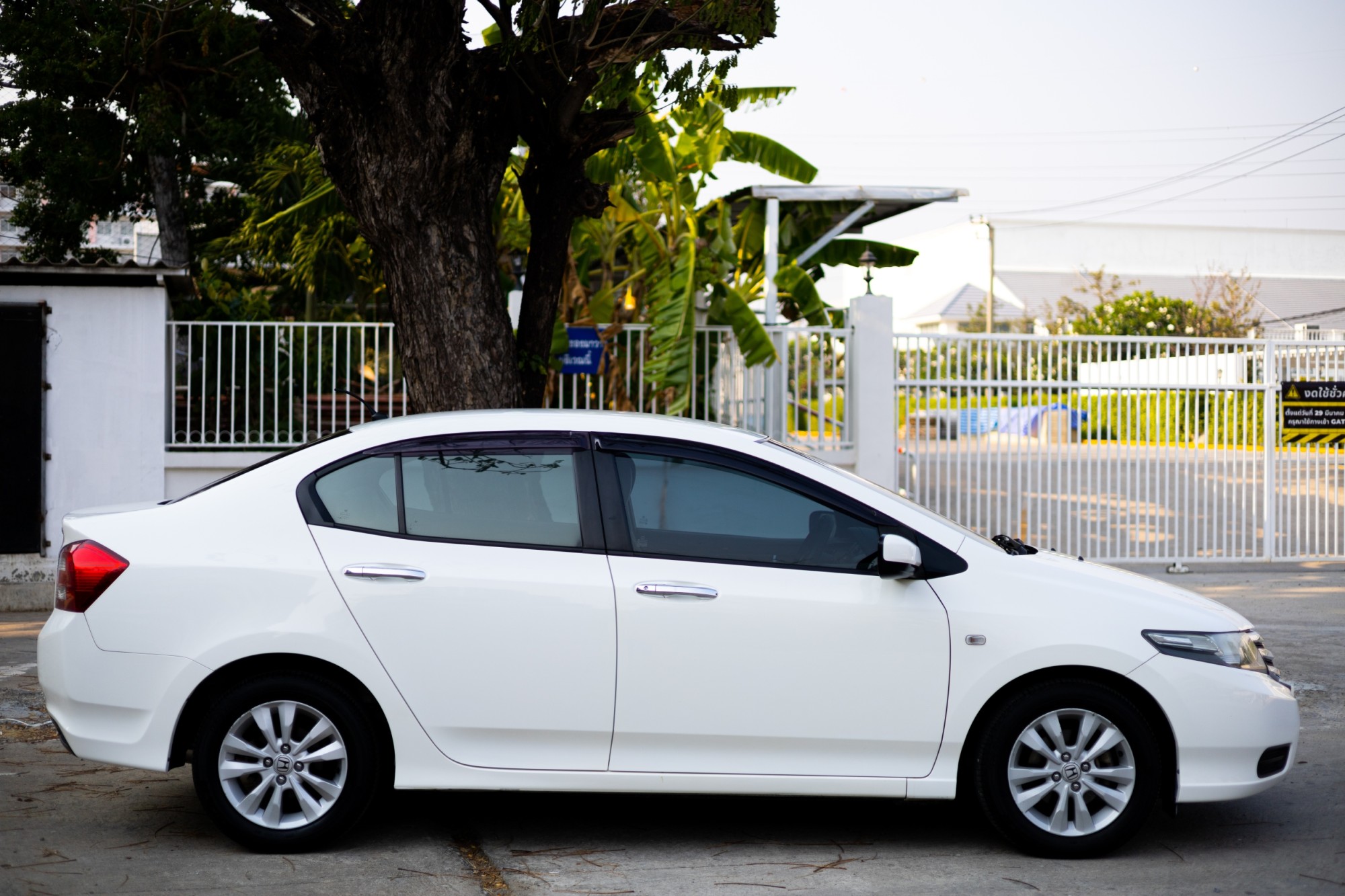2012 Honda City สีขาว (รูปที่ 7)