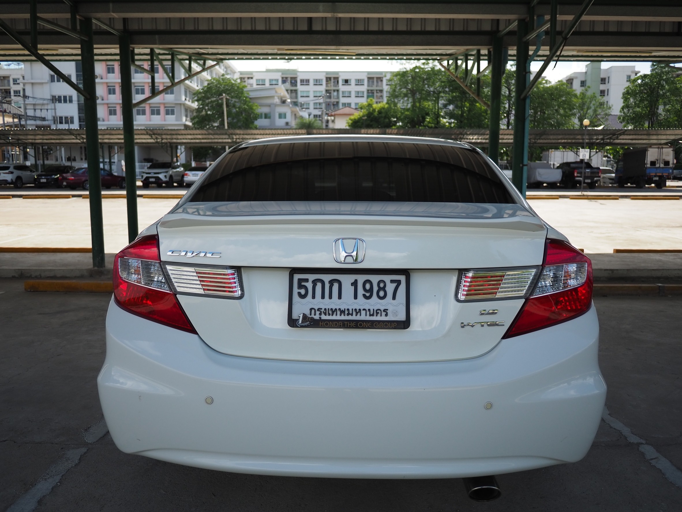 2016 Honda Civic Sedan สีขาว (รูปที่ 6)