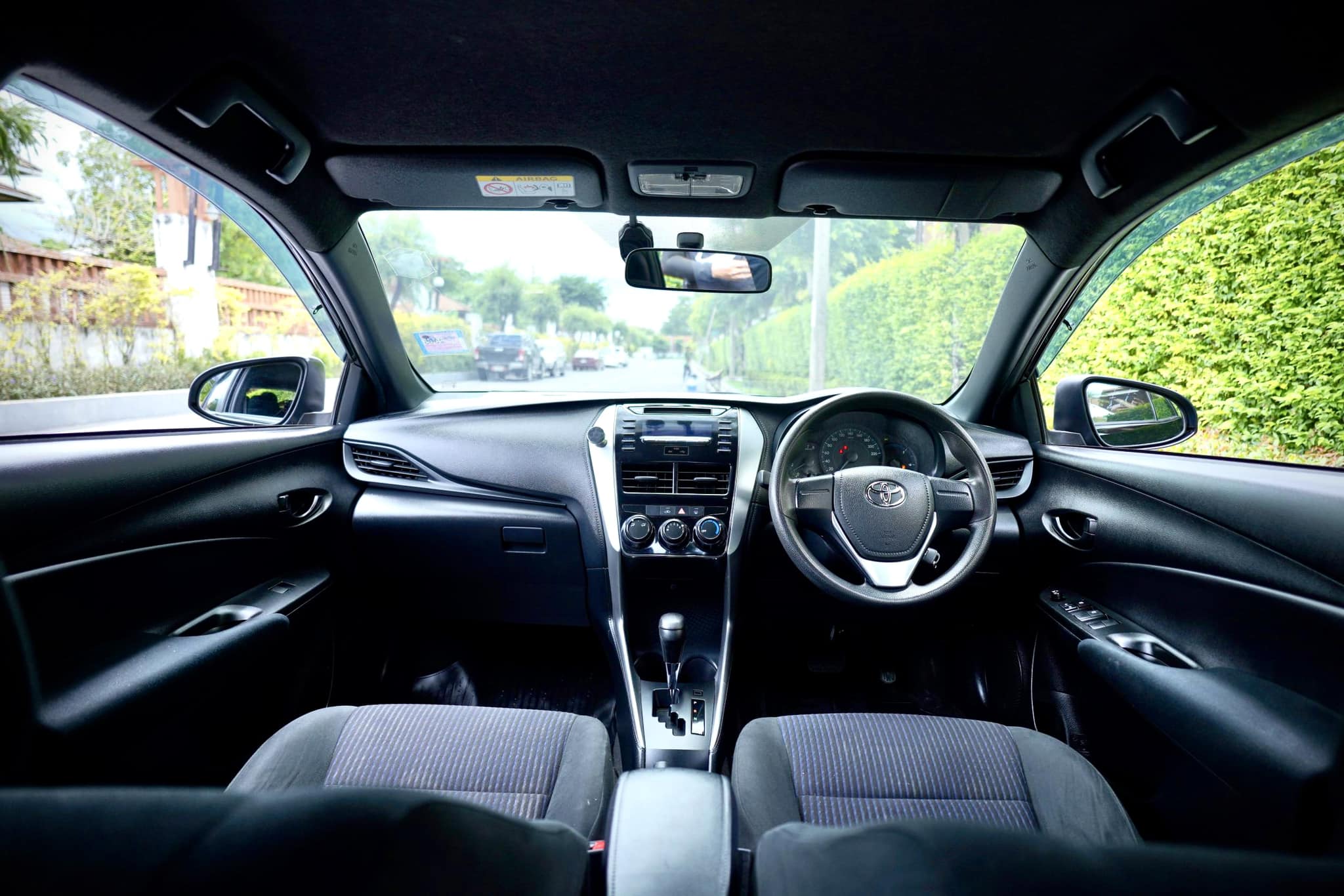 Toyota Yaris 5Dr. Hatchback รถมือเดียว สวยจับใจ (รูปที่ 16)