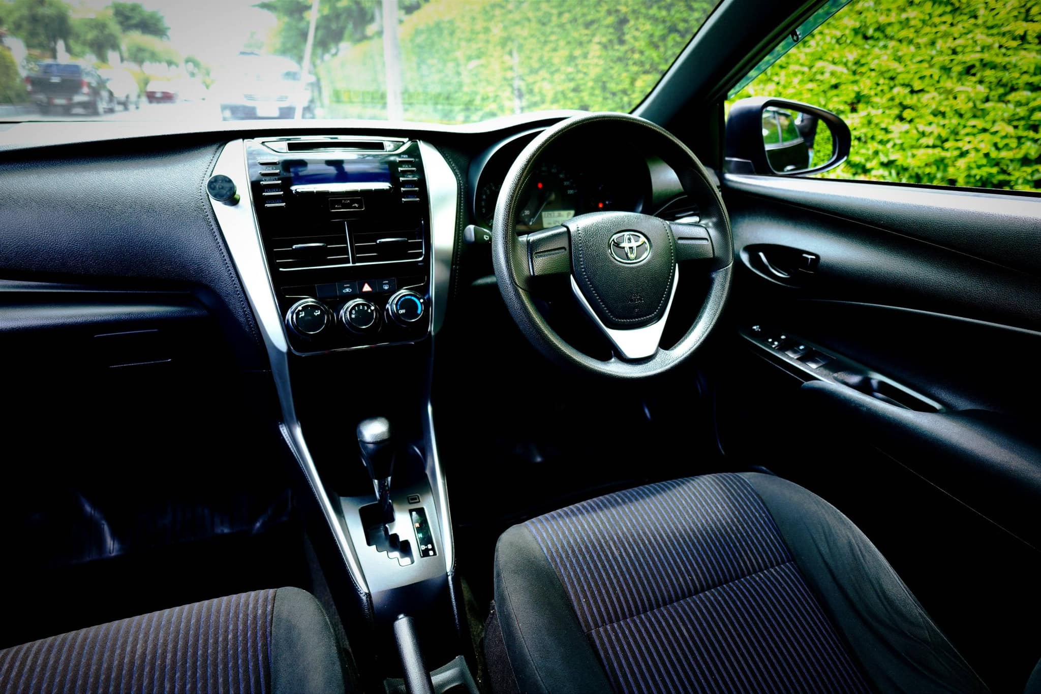 Toyota Yaris 5Dr. Hatchback รถมือเดียว สวยจับใจ (รูปที่ 18)