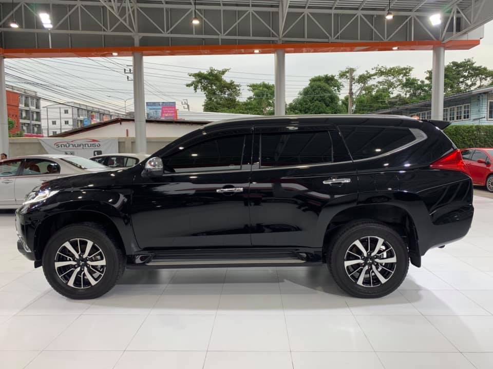 Mitsubishi Pajero Sport ปี 2017 สีดำ (รูปที่ 4)