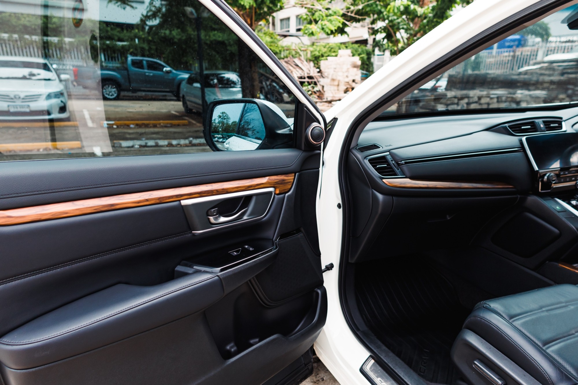 2019 Honda CR-V สีขาว (รูปที่ 6)