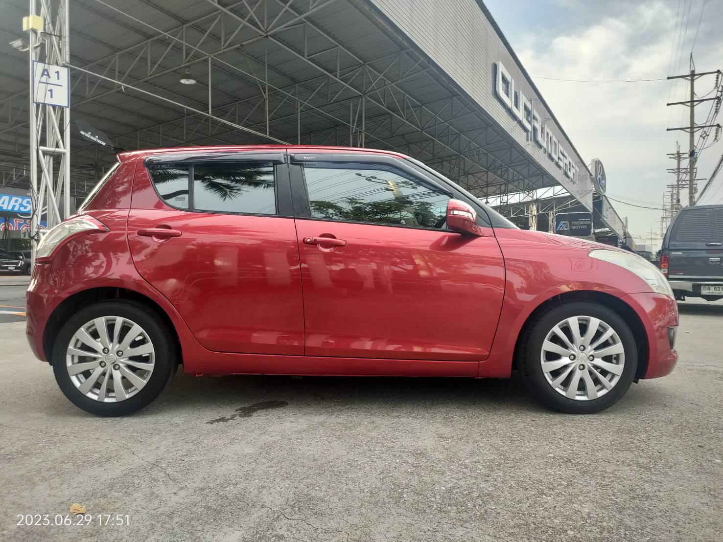 TOP SUZUKI SWIFT 1.2GLX VVT CVT ปี2012 ฟรีดาวน์ (รูปที่ 8)