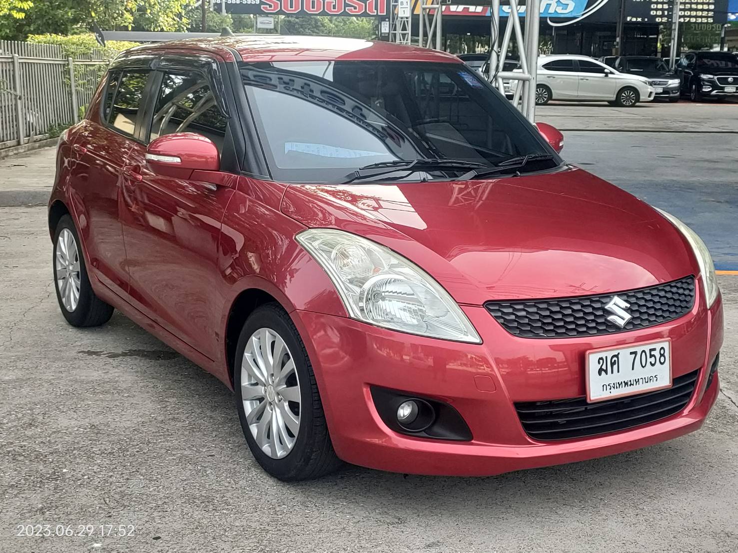 TOP SUZUKI SWIFT 1.2GLX VVT CVT ปี2012 ฟรีดาวน์