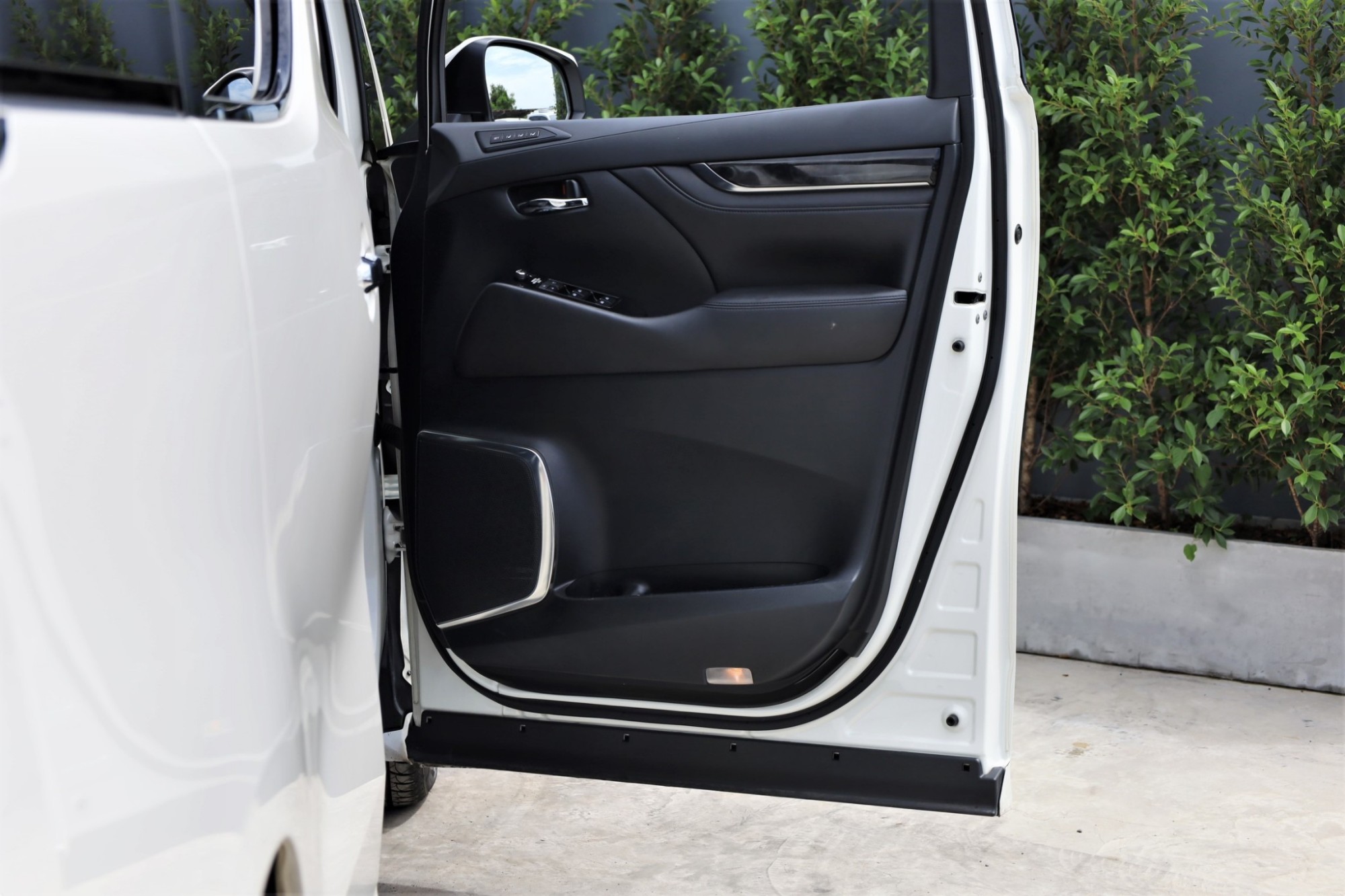 2019 TOYOTA VELLFIER 2.5V auto ไมล์แท้ 98xxx km. รถสวย ตรงปก (รูปที่ 17)