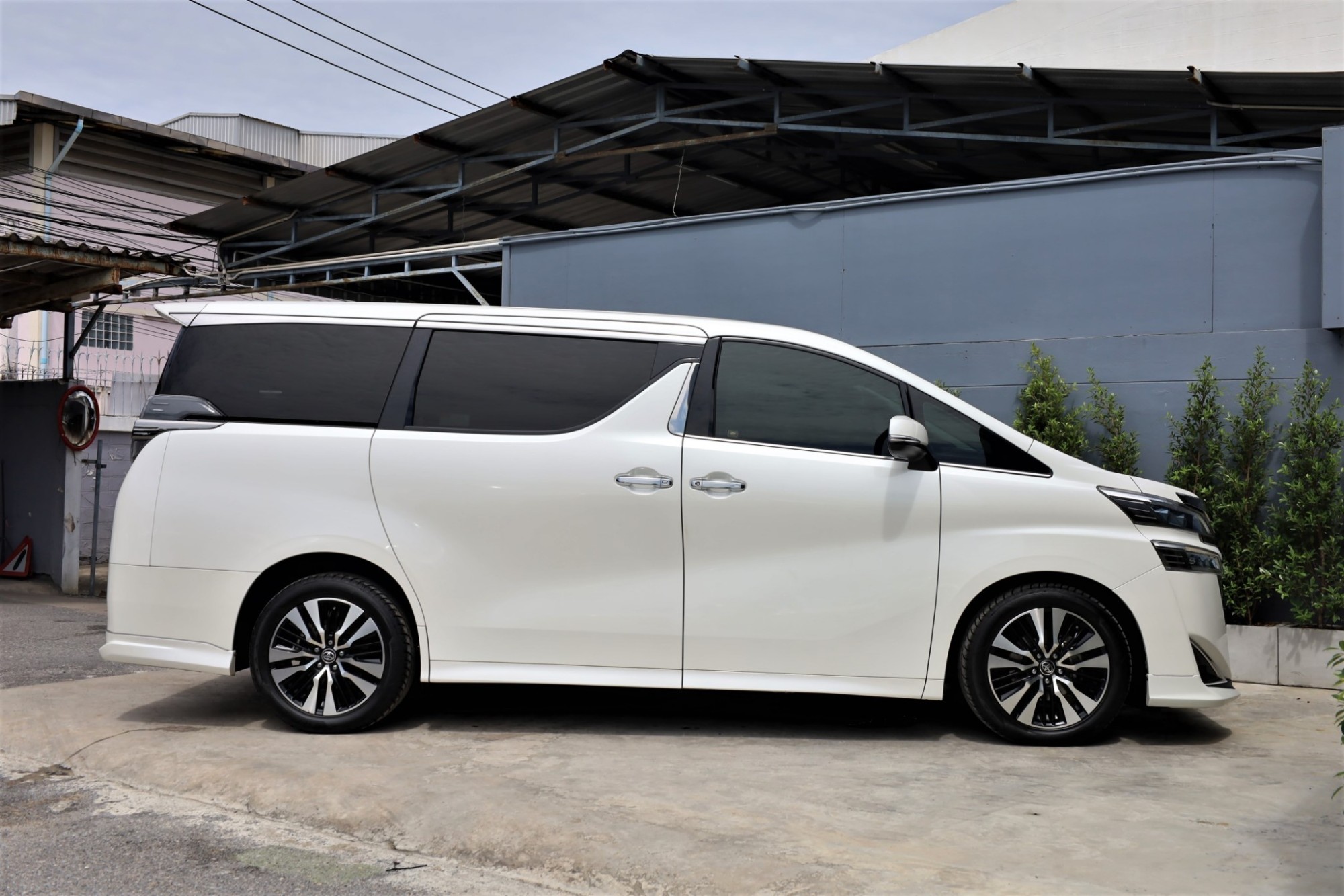 2019 TOYOTA VELLFIER 2.5V auto ไมล์แท้ 98xxx km. รถสวย ตรงปก