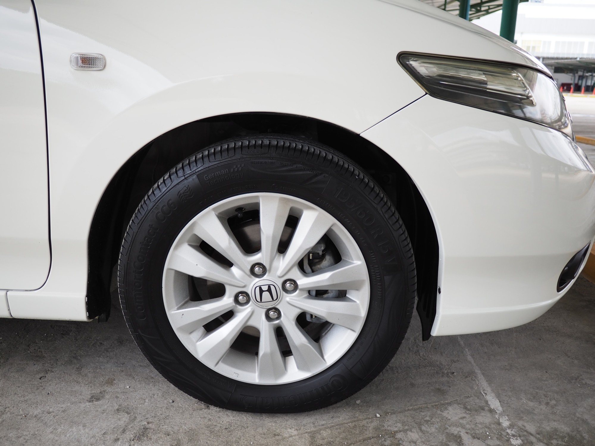 2013 Honda City สีขาว (รูปที่ 4)