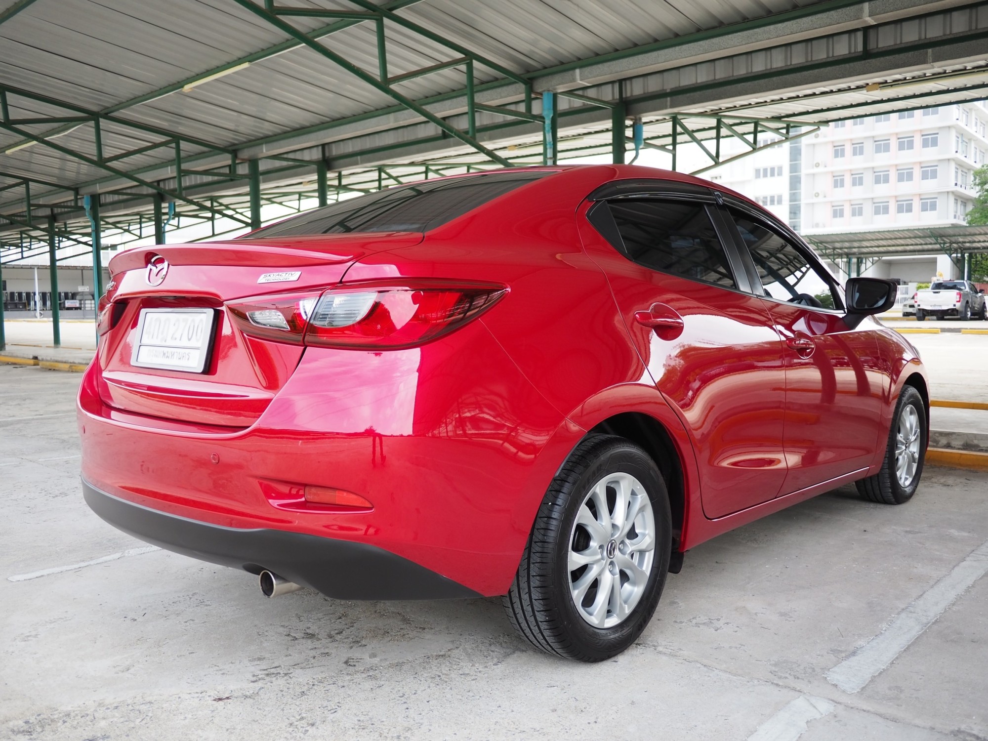 2015 Mazda 2 Sedan (4 ประตู) สีแดง