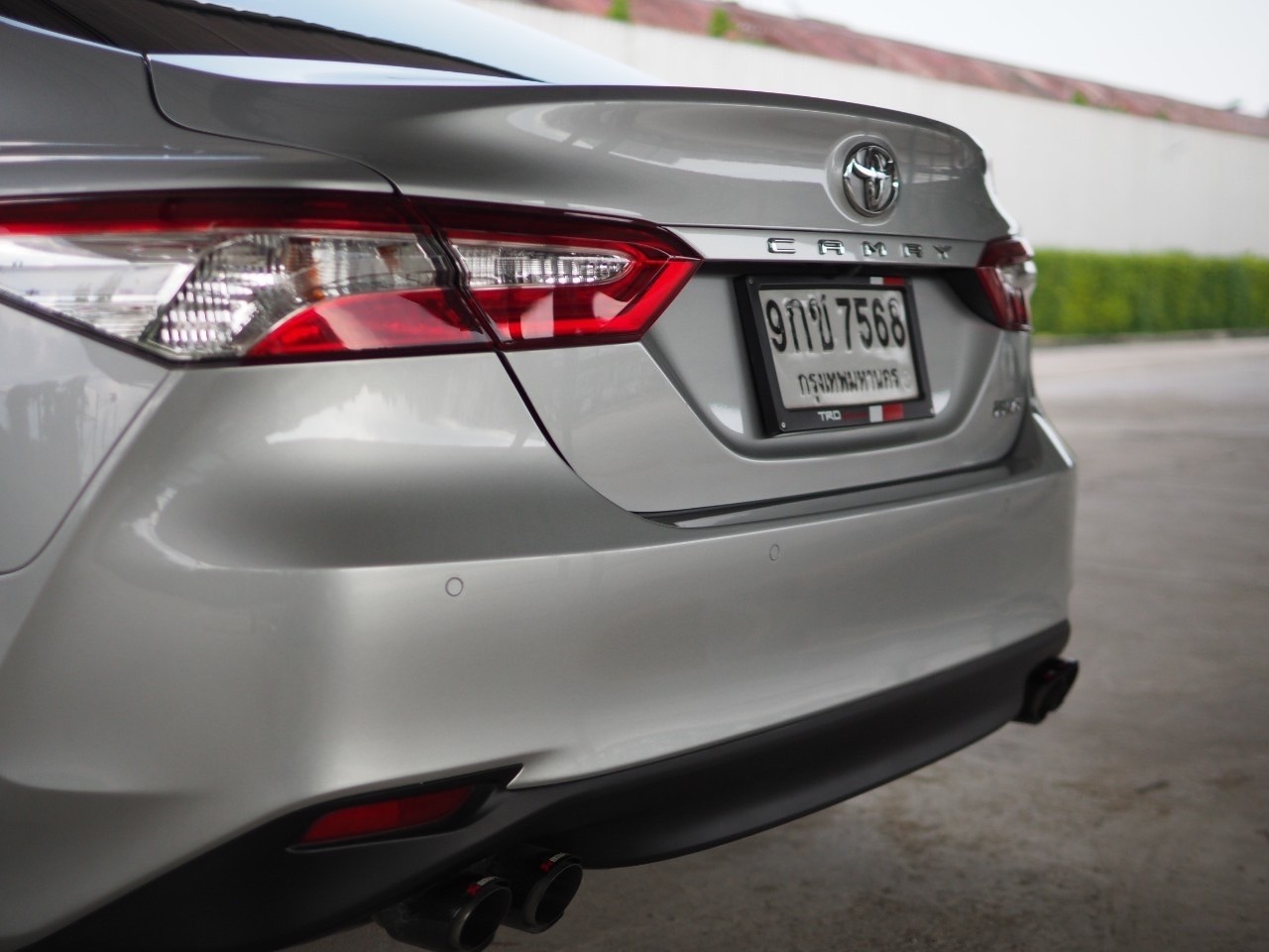 2019 Toyota Camry สีเทา (รูปที่ 6)