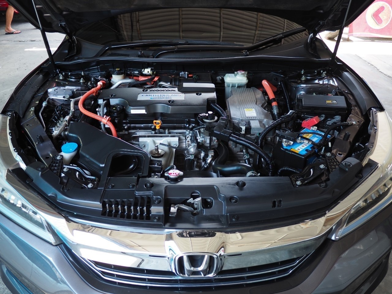 2018 Honda Accord สีเทา (รูปที่ 10)