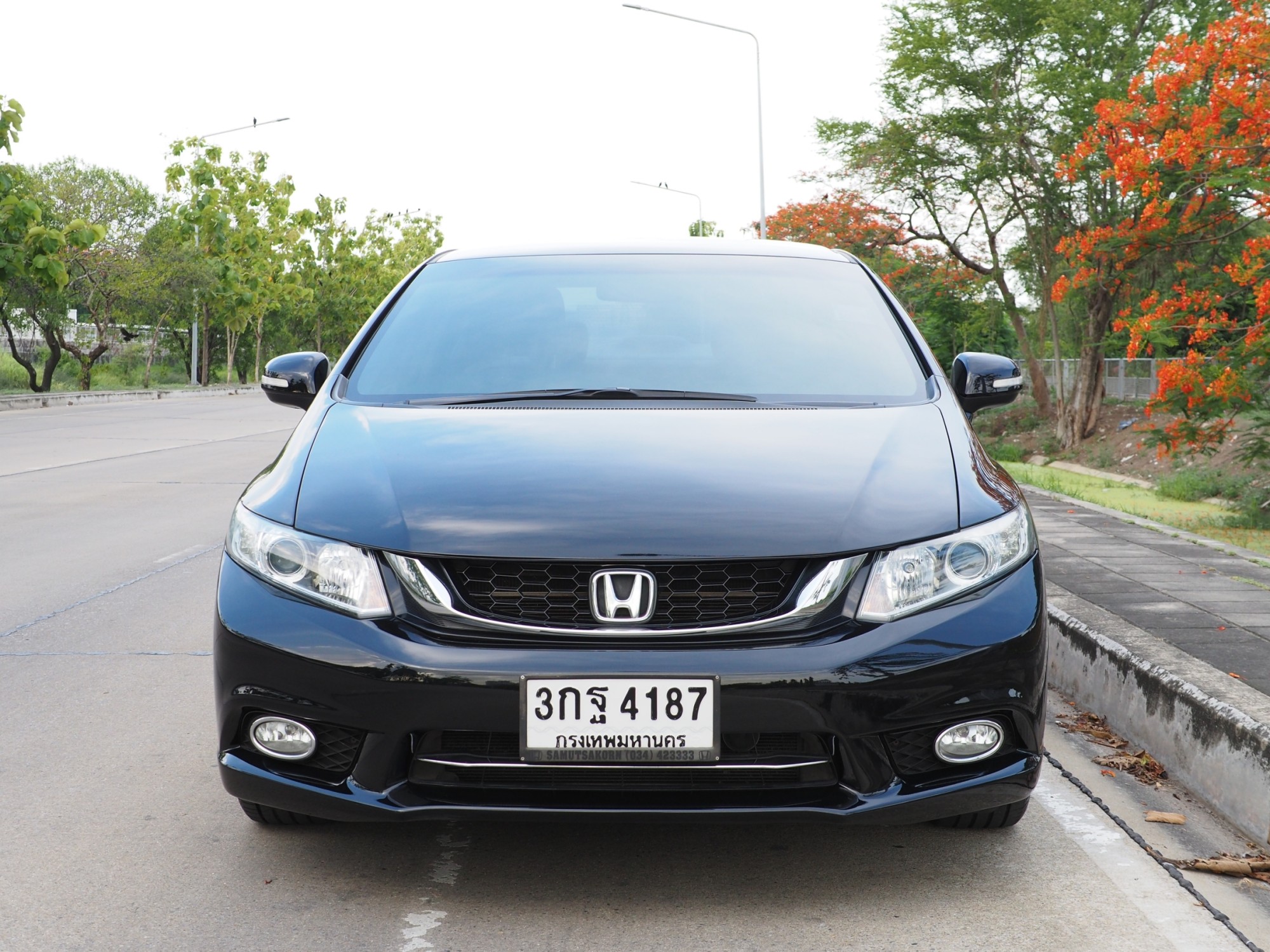 2014 Honda Civic FB สีดำ (รูปที่ 5)
