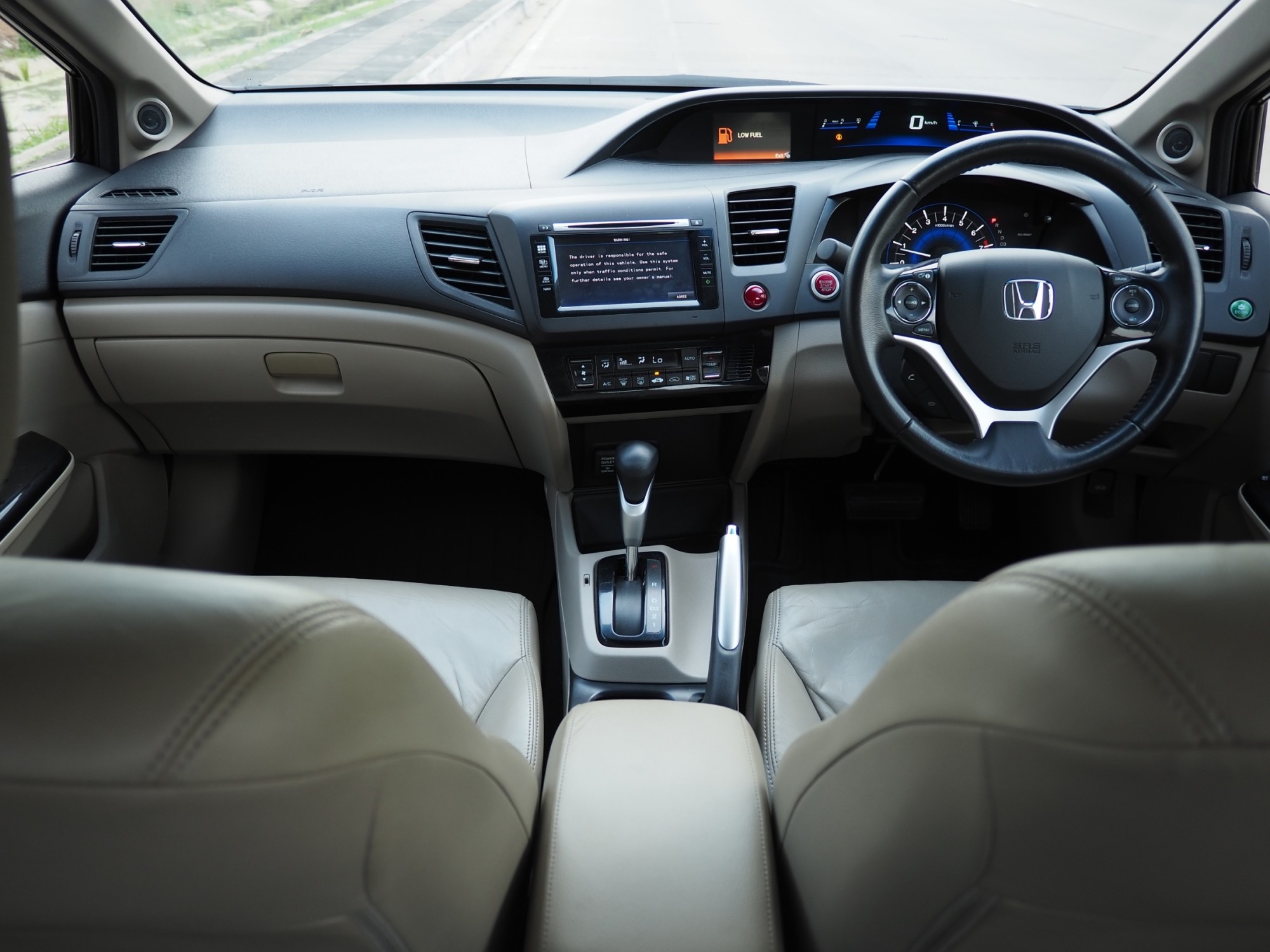 2014 Honda Civic FB สีดำ (รูปที่ 4)