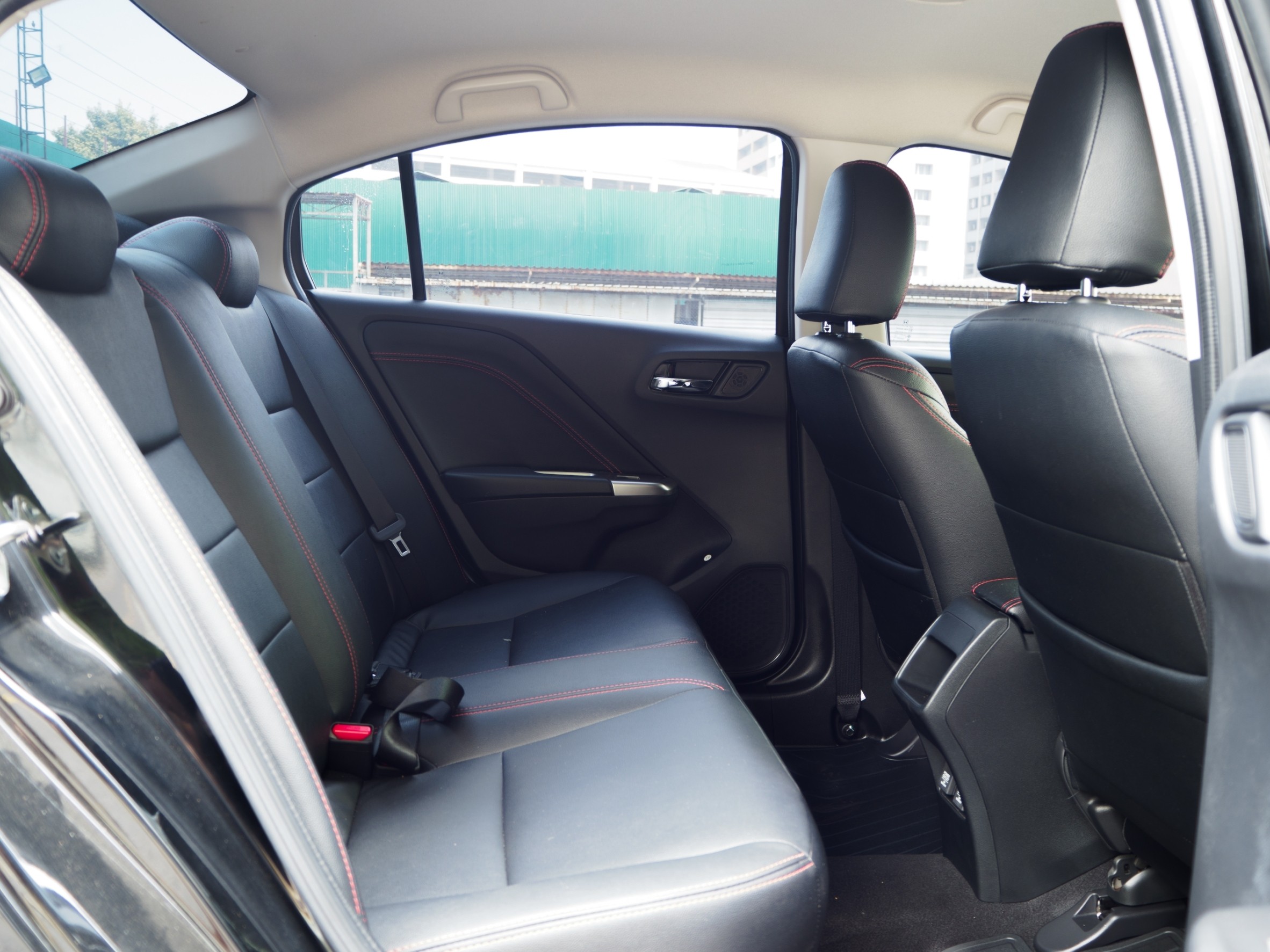 2019 Honda City สีดำ (รูปที่ 10)