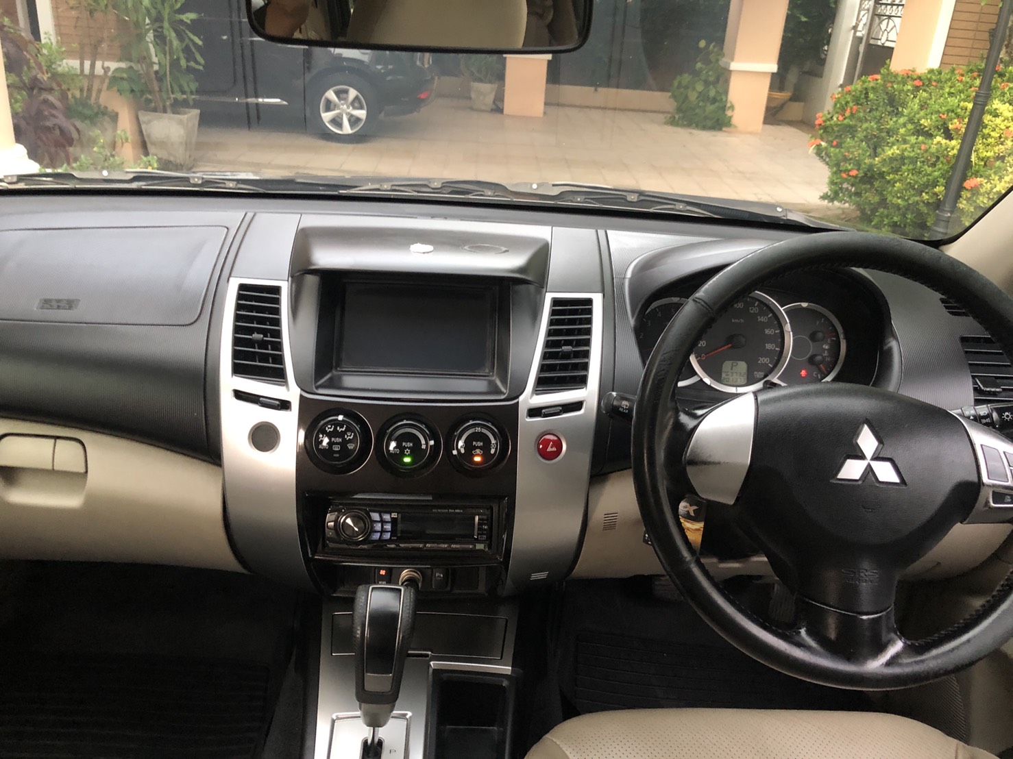 2010 MITSUBISHI PAJERO SPORT 2.5 GT auto ฟรีดาวน์ (รูปที่ 9)