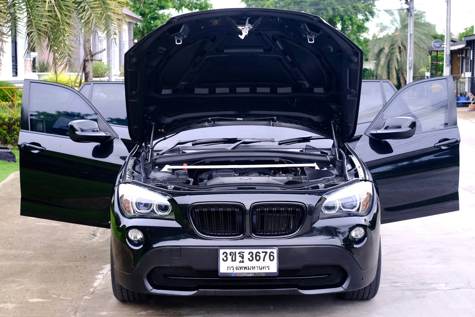 BMW X1 2.0E84 sDrive18i เครื่องยนต์: เบนซิน เกียร์: ออโต้ ปี: 2012 สี: ดำ ไมล์: 12x,xxx กม.