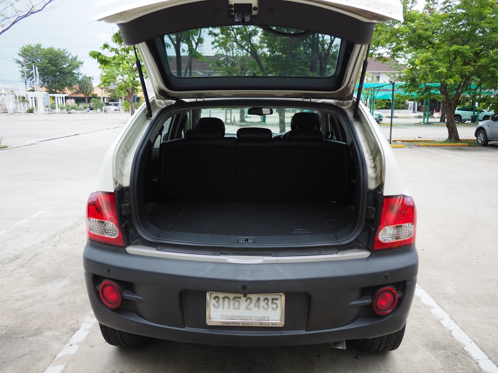 2014 SsangYong Actyon สีขาว (รูปที่ 16)