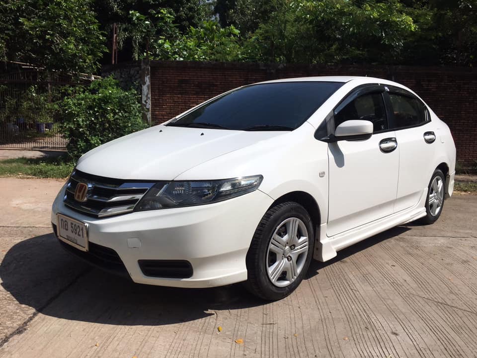 Honda City ปี 2013 สีขาว (รูปที่ 3)