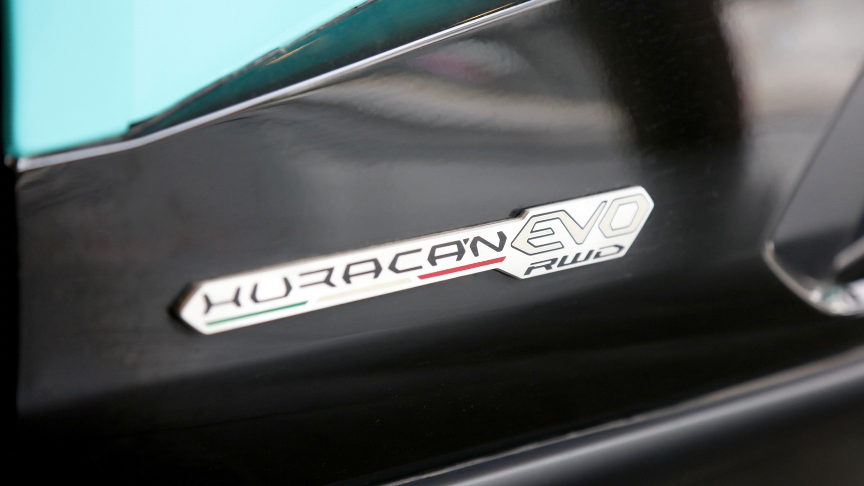 2020 Lamborghini Huracan EVO RWD สีฟ้า (รูปที่ 14)