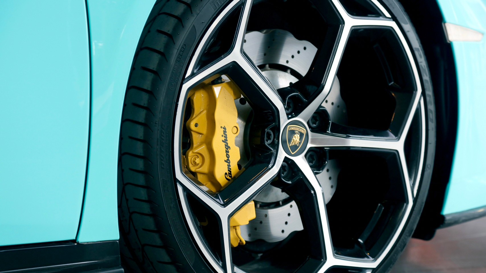 2020 Lamborghini Huracan EVO RWD สีฟ้า (รูปที่ 15)